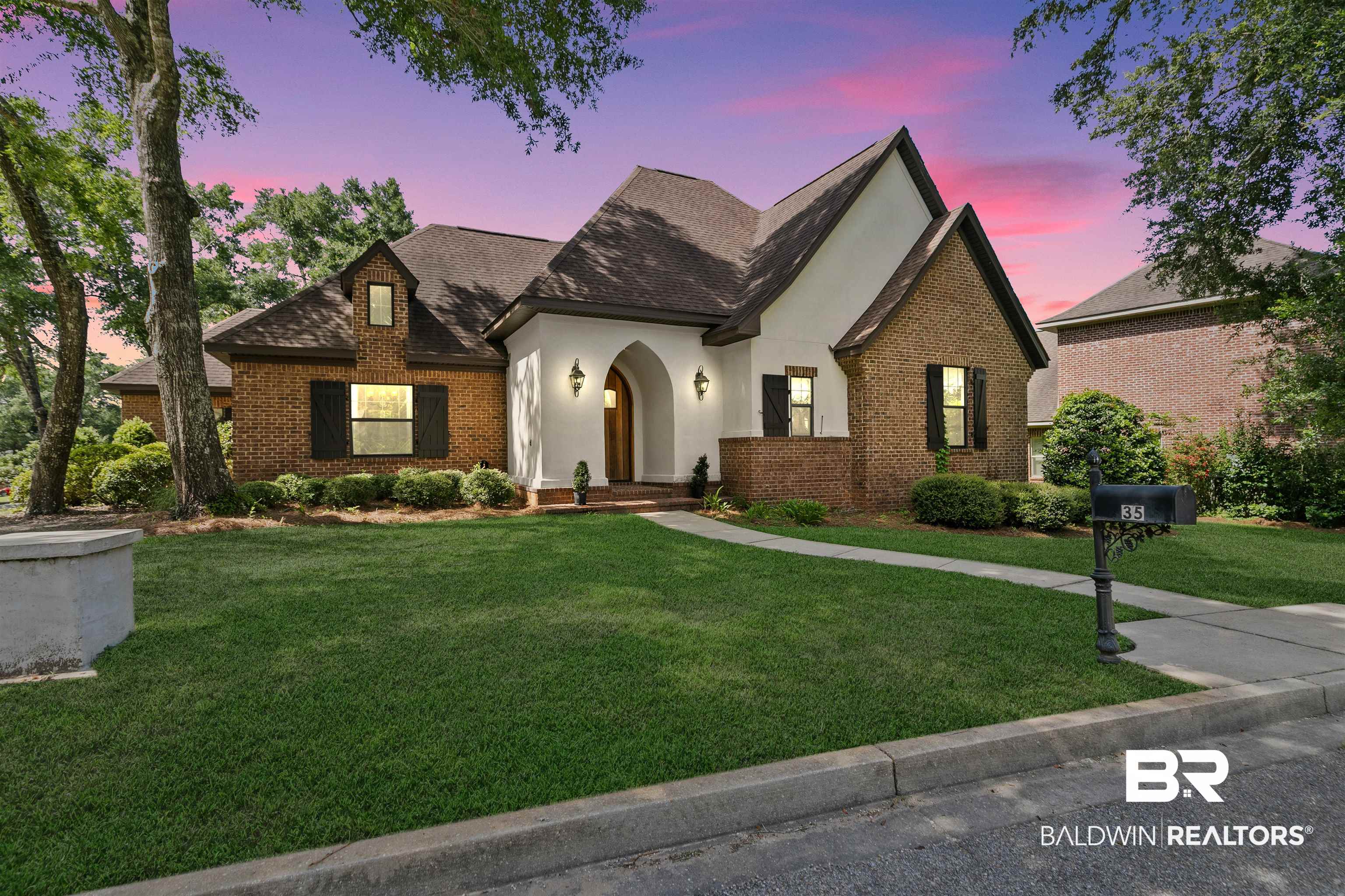 Fairhope: Where Southern Charm Meets Waterfront Living