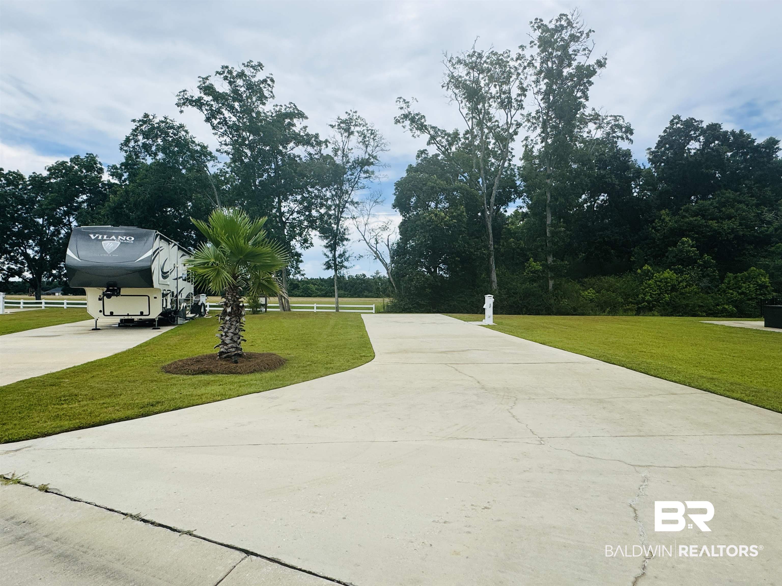 2nd image of 12451 Gateway Dr, Elberta, AL 36530 | MLS# 399621