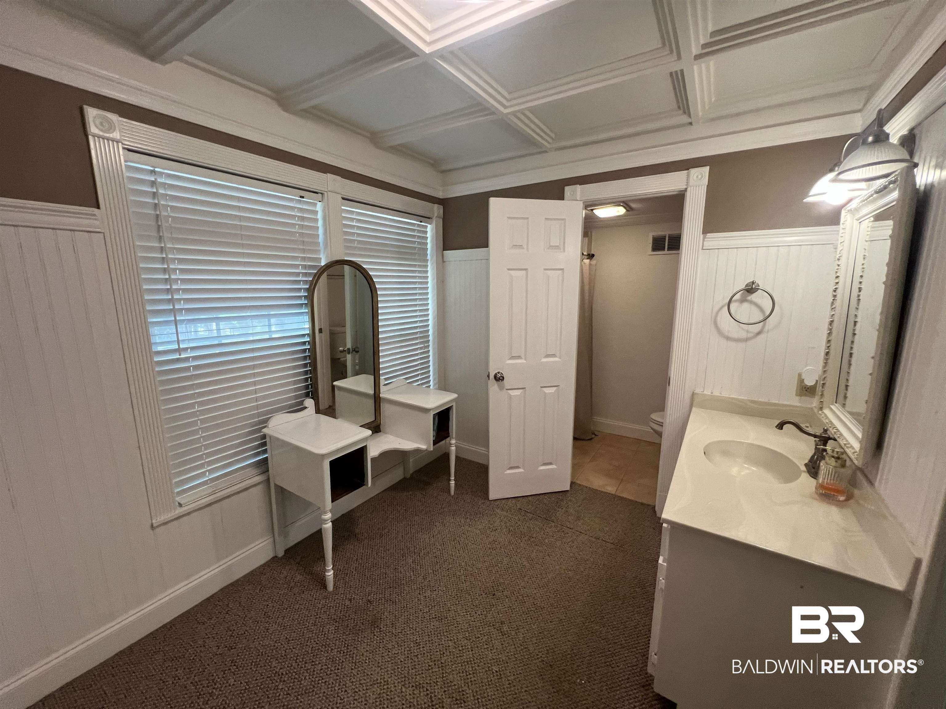 398412 | Photo 29