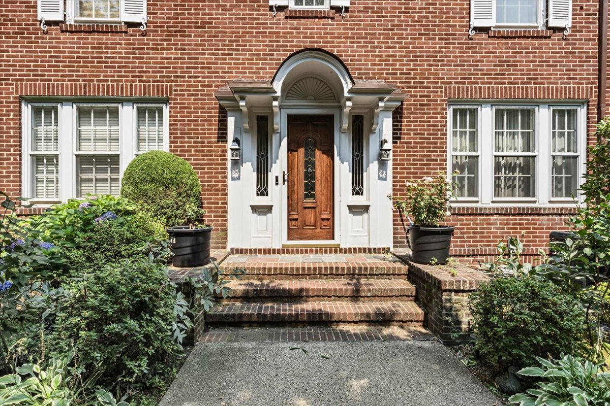 180 Greenway South TH Forest Hills Gardens Queens NY 11375