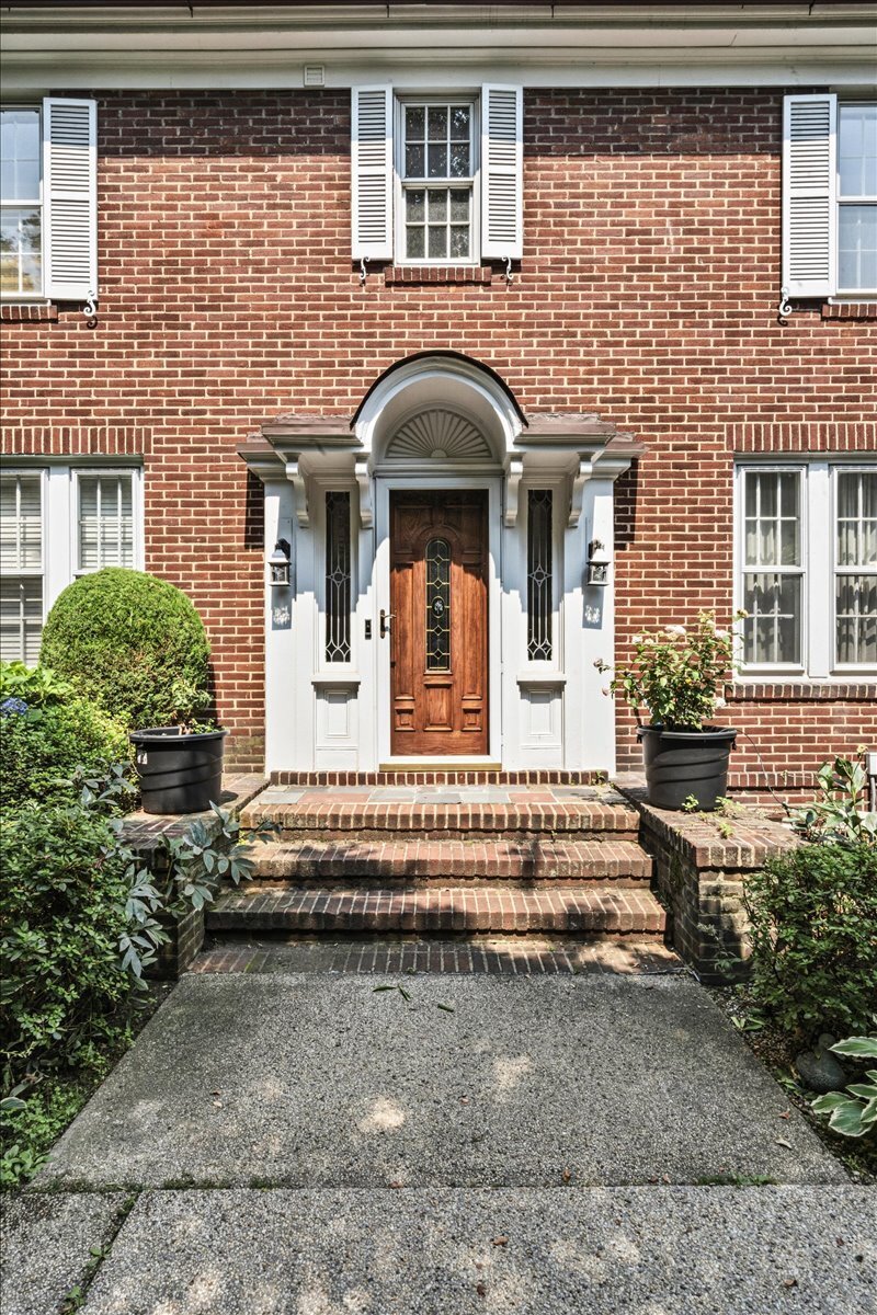 180 Greenway South TH Forest Hills Gardens Queens NY 11375