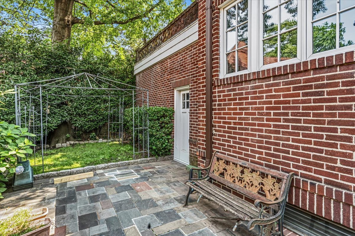 180 Greenway South TH Forest Hills Gardens Queens NY 11375