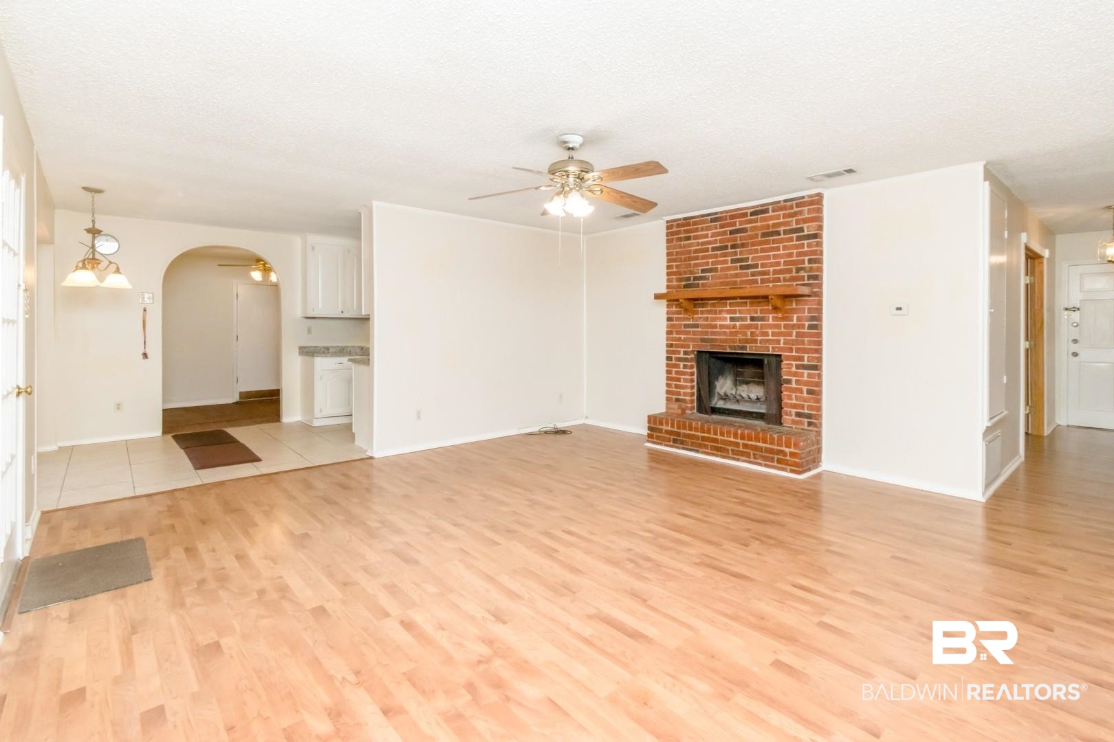 4th image of 5812 Fern Valley Rd, Mobile, AL 36609 | MLS# 399932