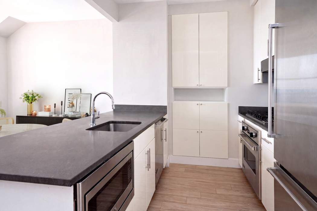 1 Hanson Place 24E Fort Greene Brooklyn NY 11217