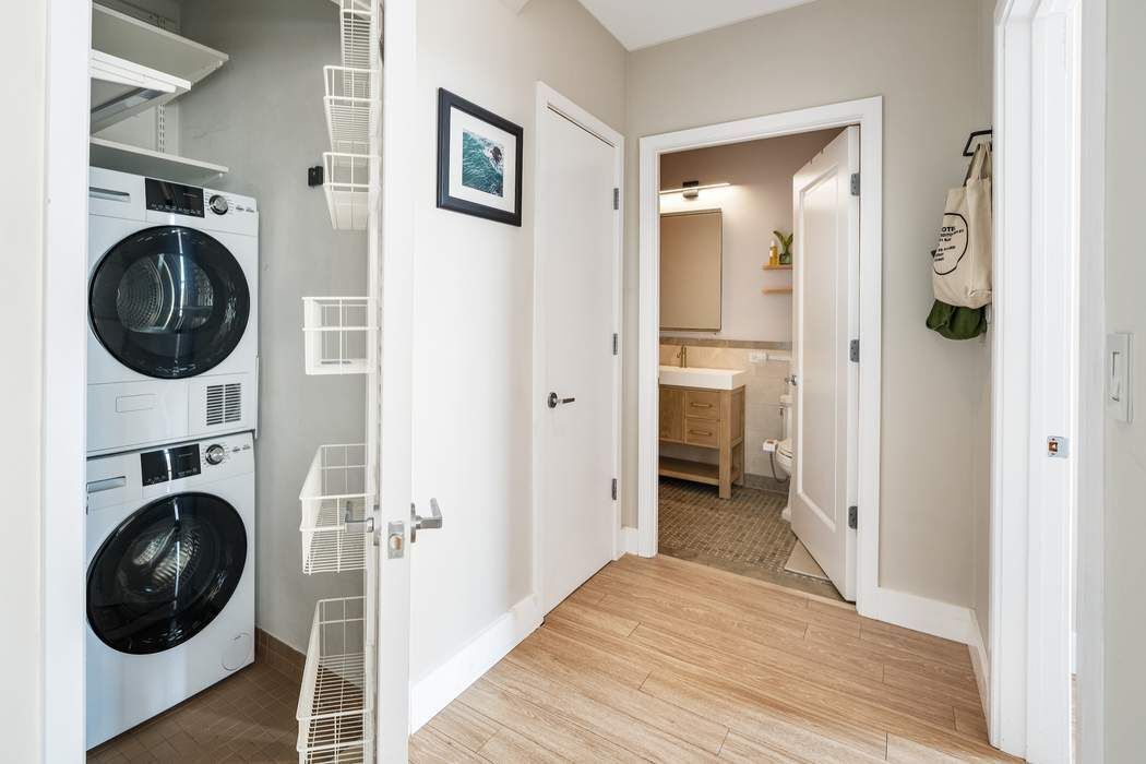 1 Hanson Place 24E Fort Greene Brooklyn NY 11217