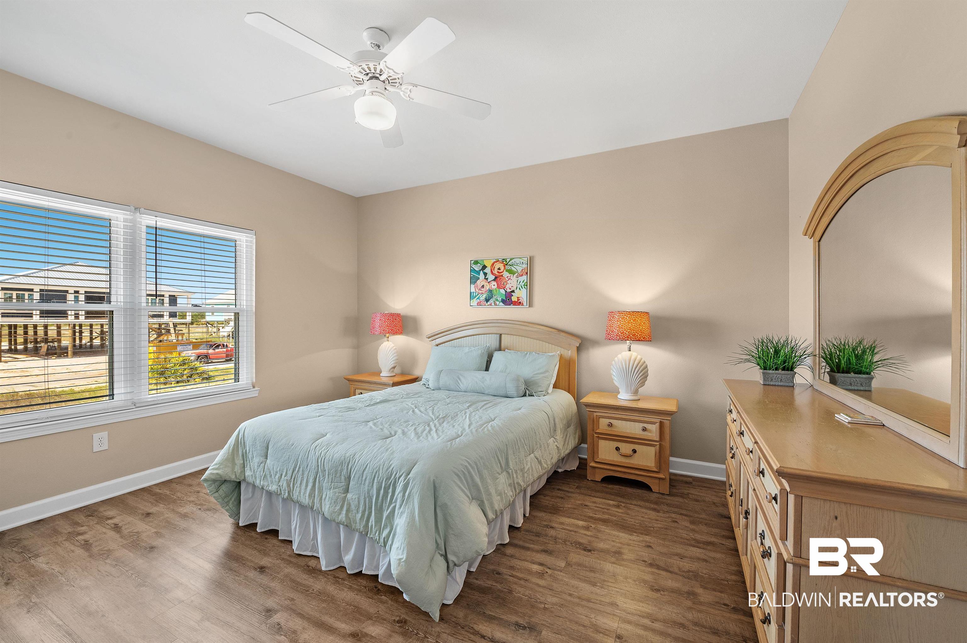 400198 | Photo 40