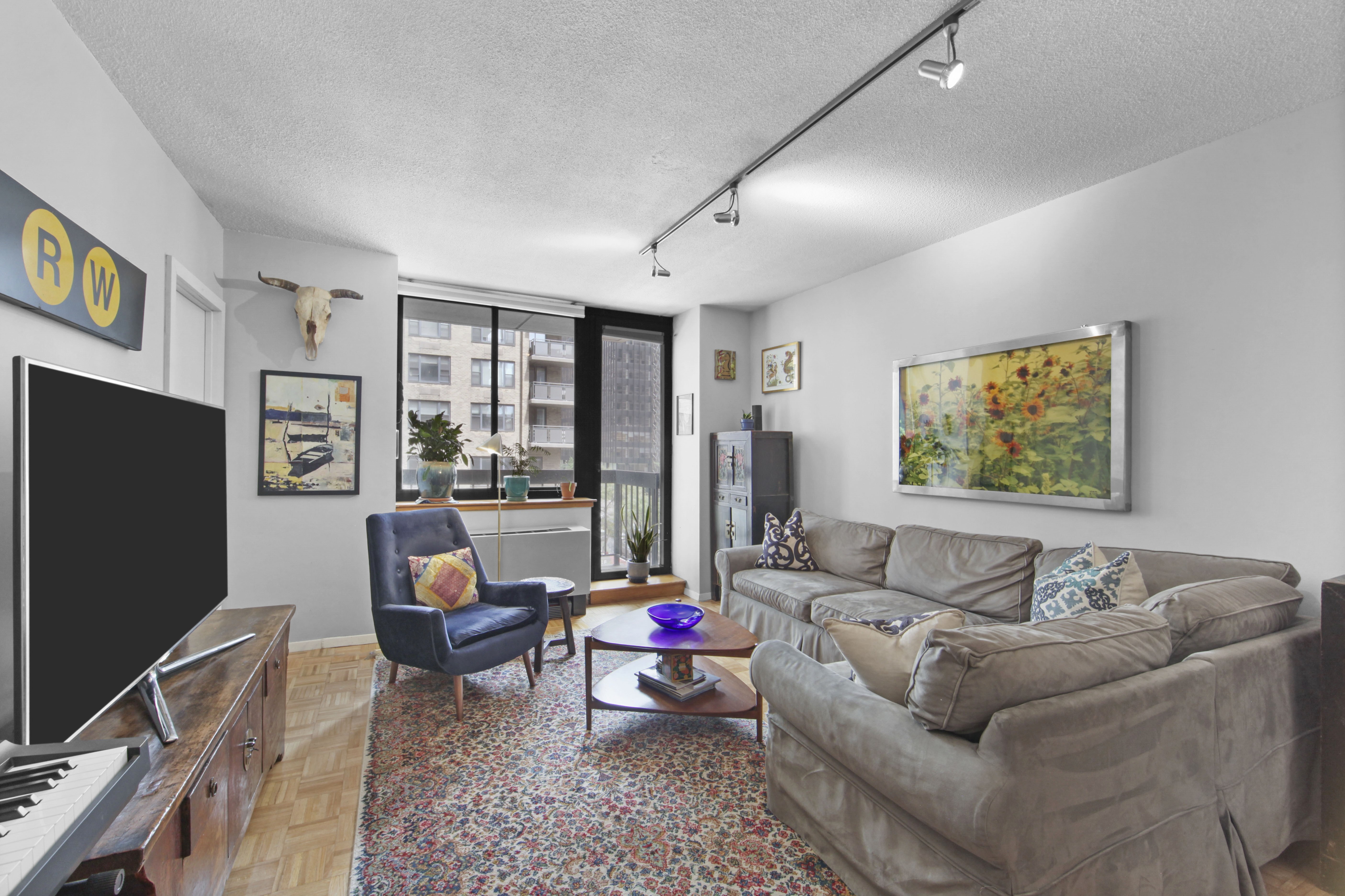 250 East 40th Street — Murray Hill