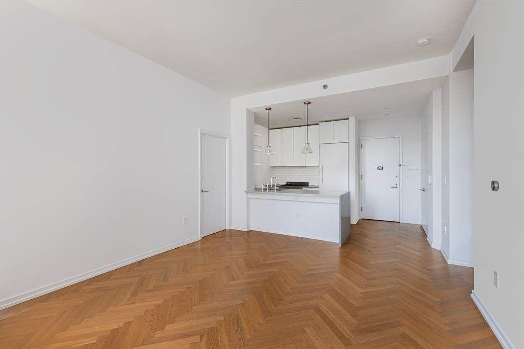184 Kent Avenue D607 Williamsburg Brooklyn NY 11249
