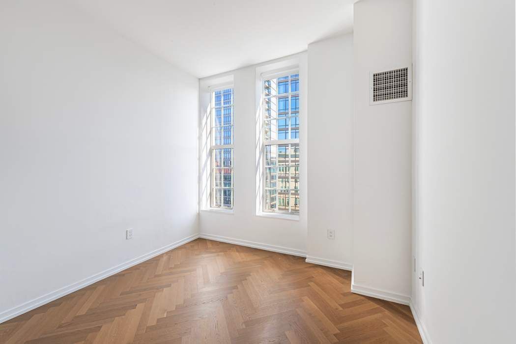 184 Kent Avenue D607 Williamsburg Brooklyn NY 11249