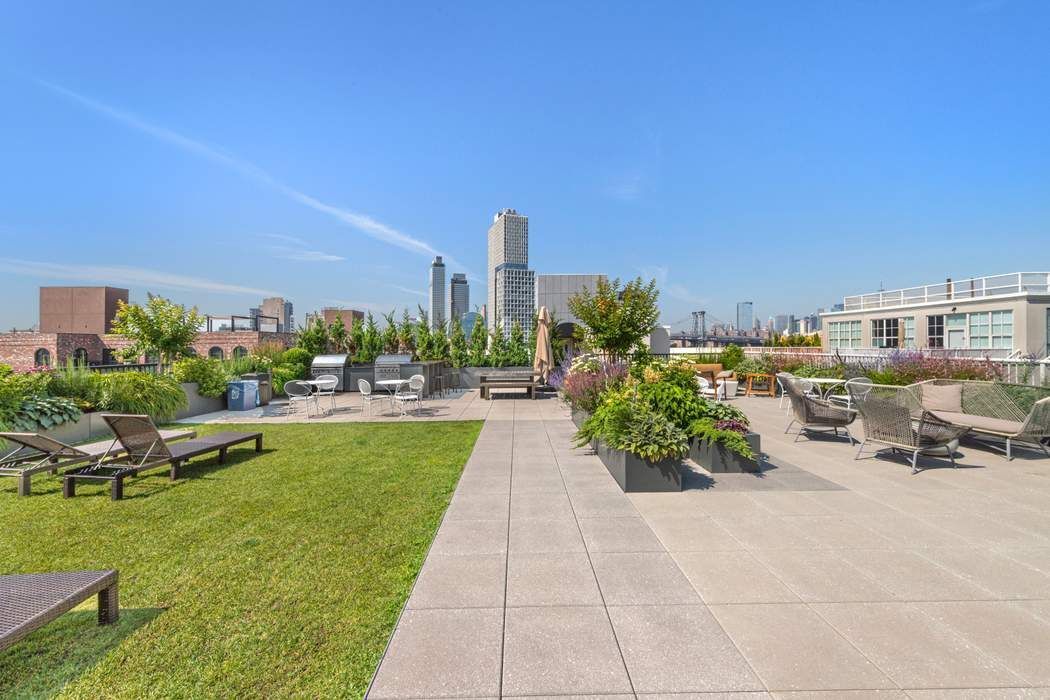 184 Kent Avenue D607 Williamsburg Brooklyn NY 11249