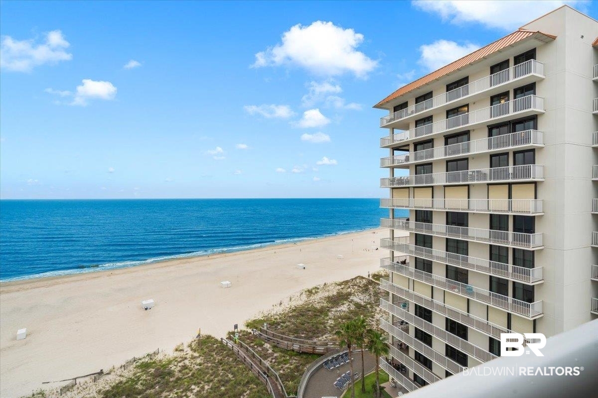 400261 | Photo 35