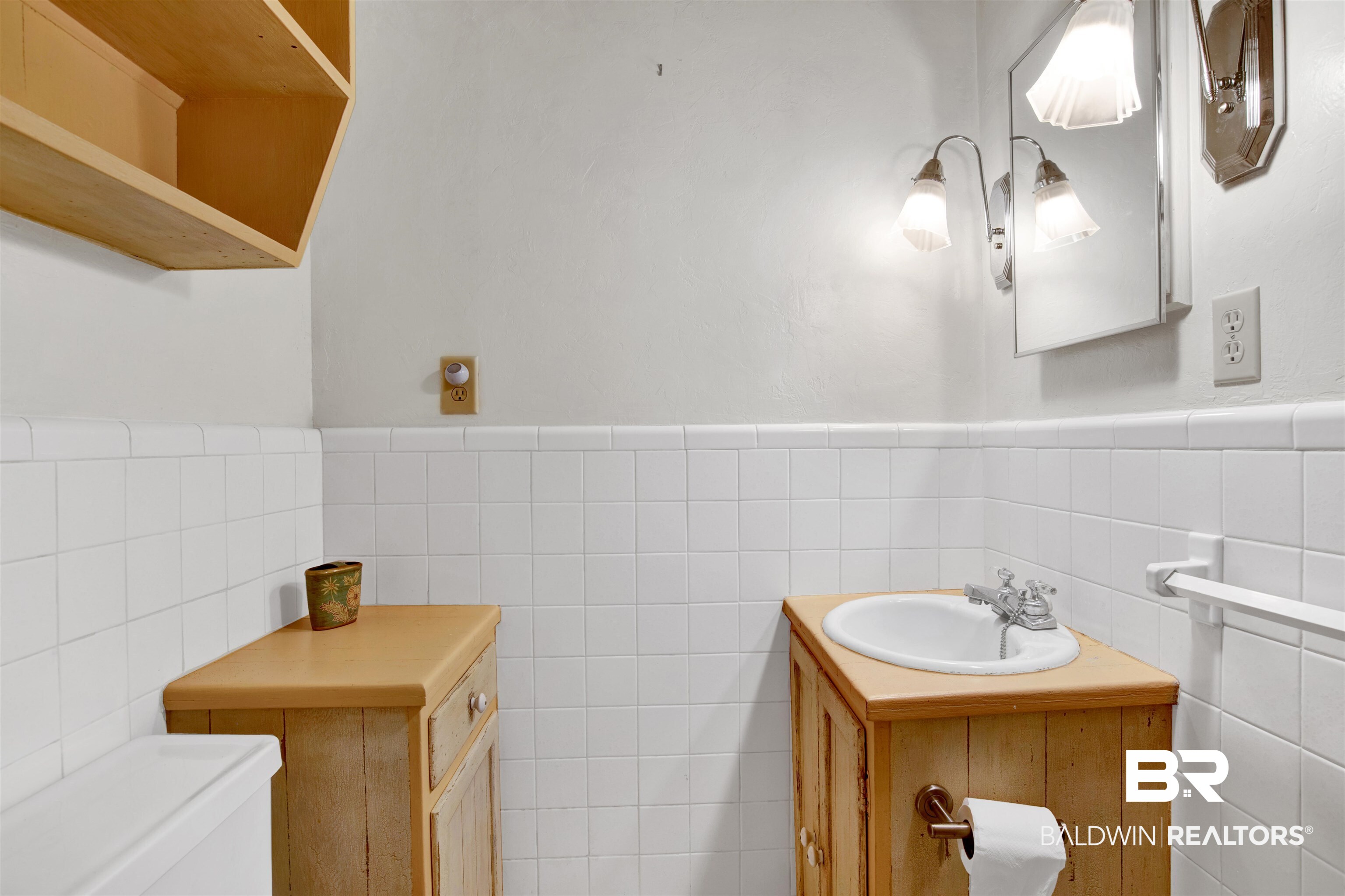 400275 | Photo 28