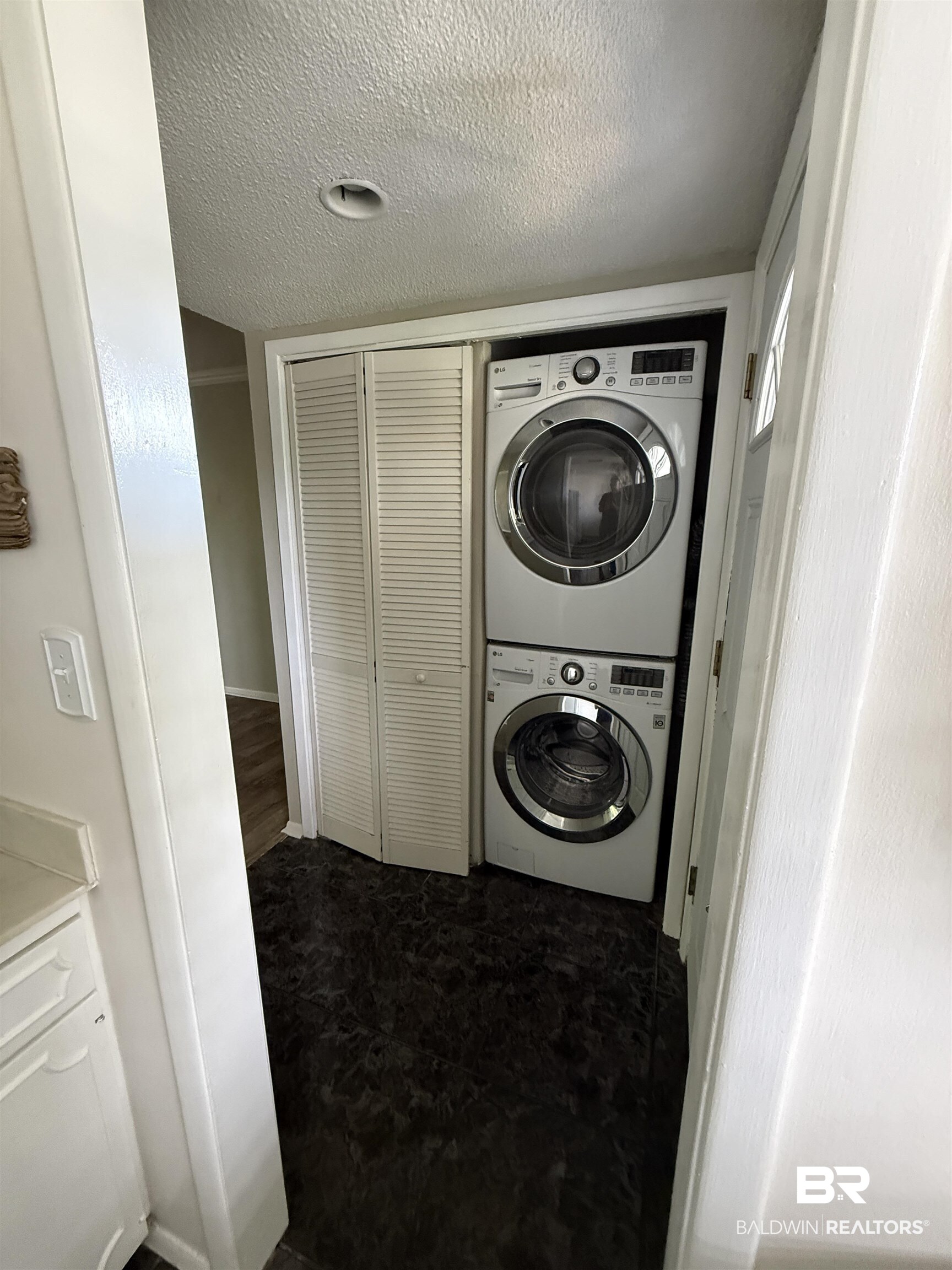 400240 | Photo 10