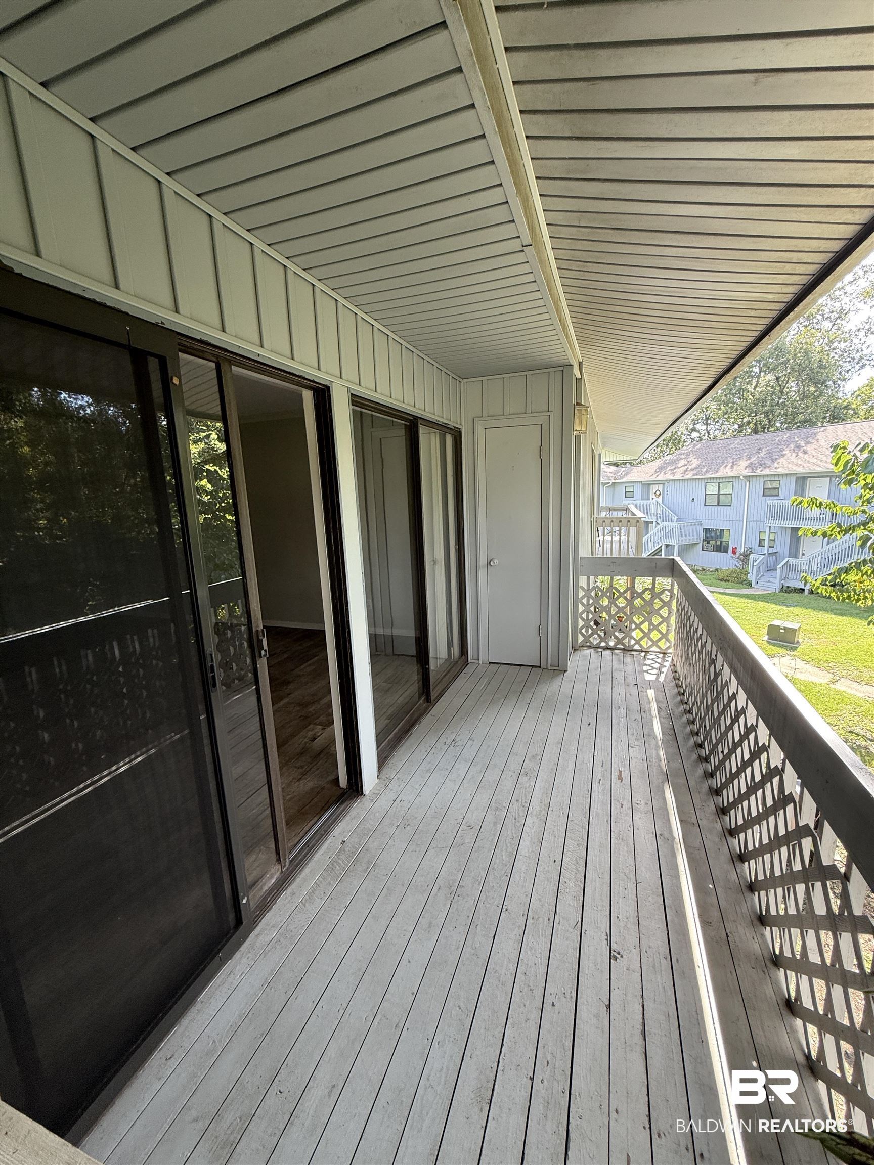 400240 | Photo 26