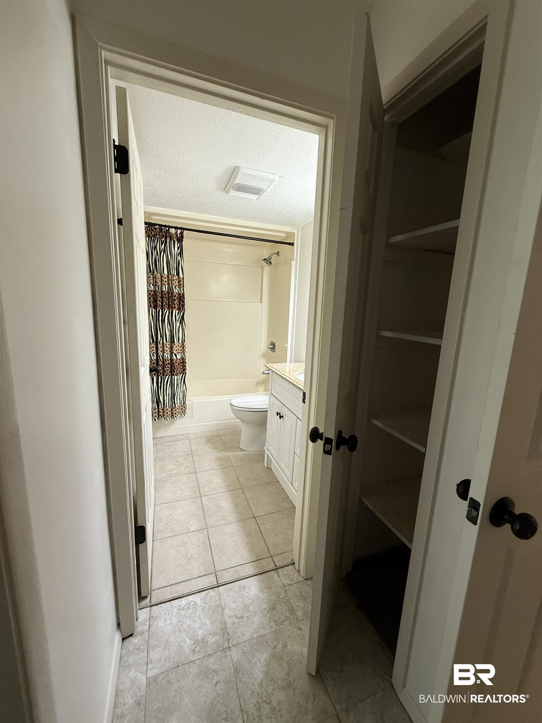 400240 | Photo 34