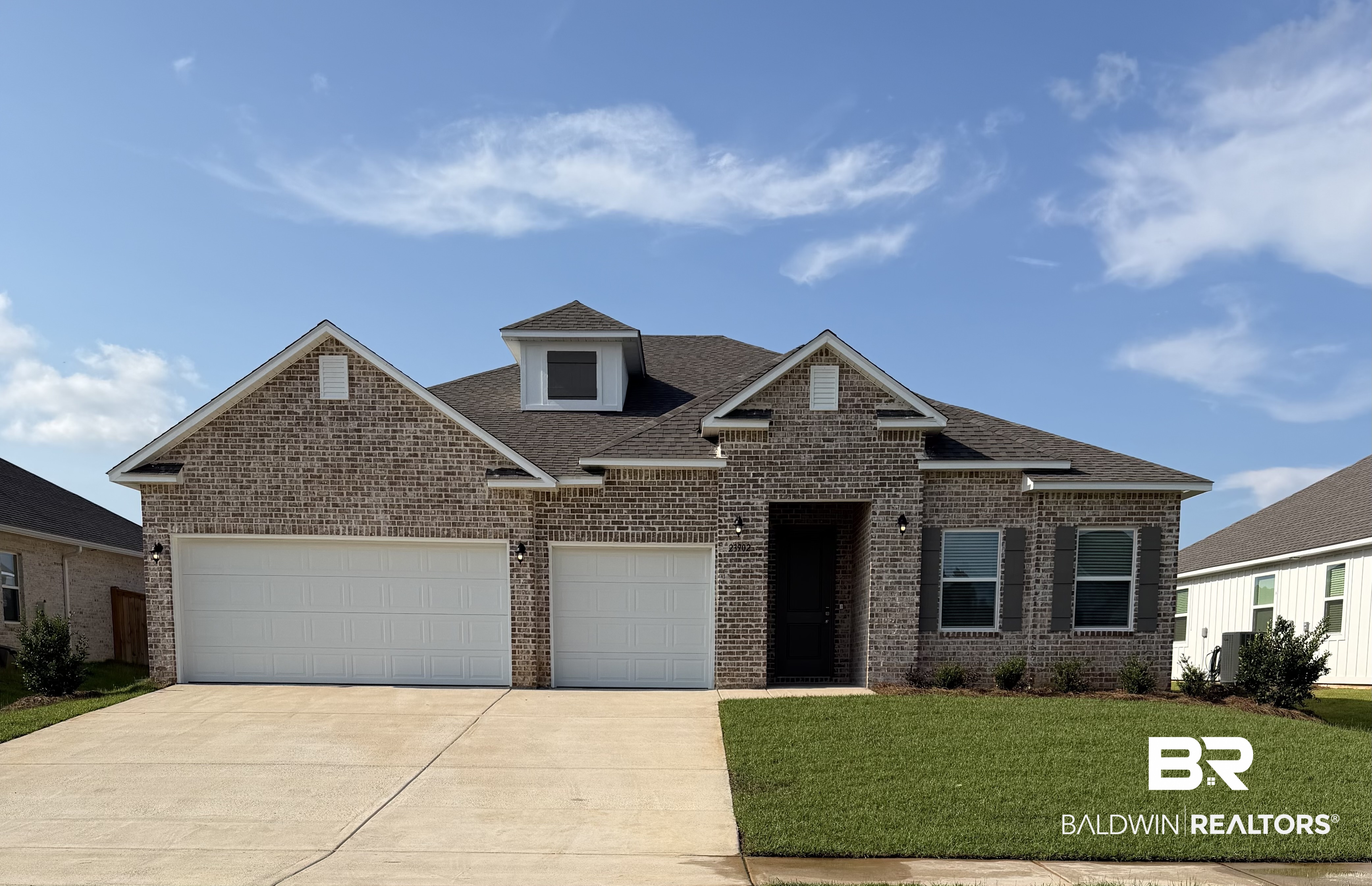 391402