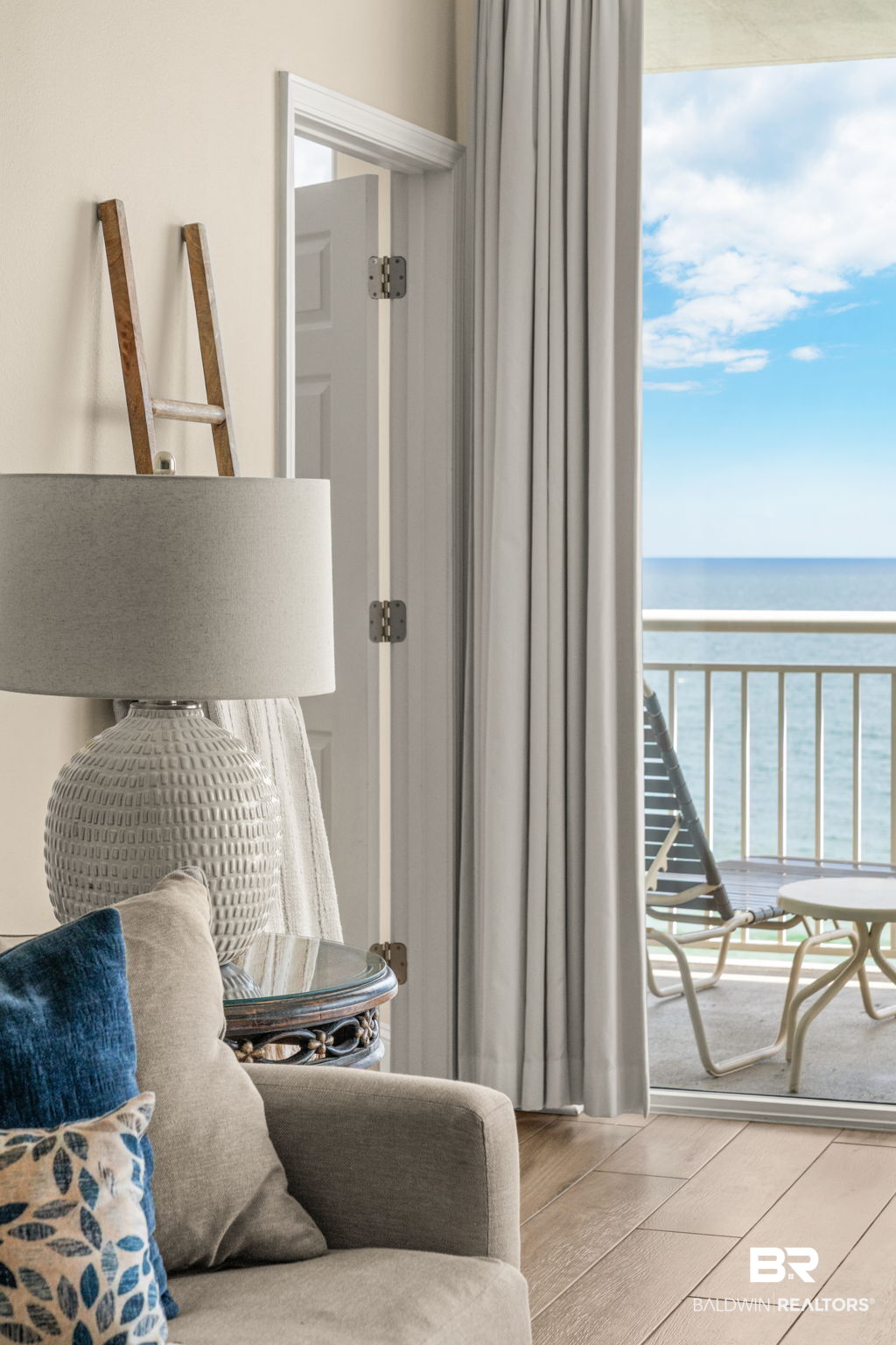 406678 | Photo 13