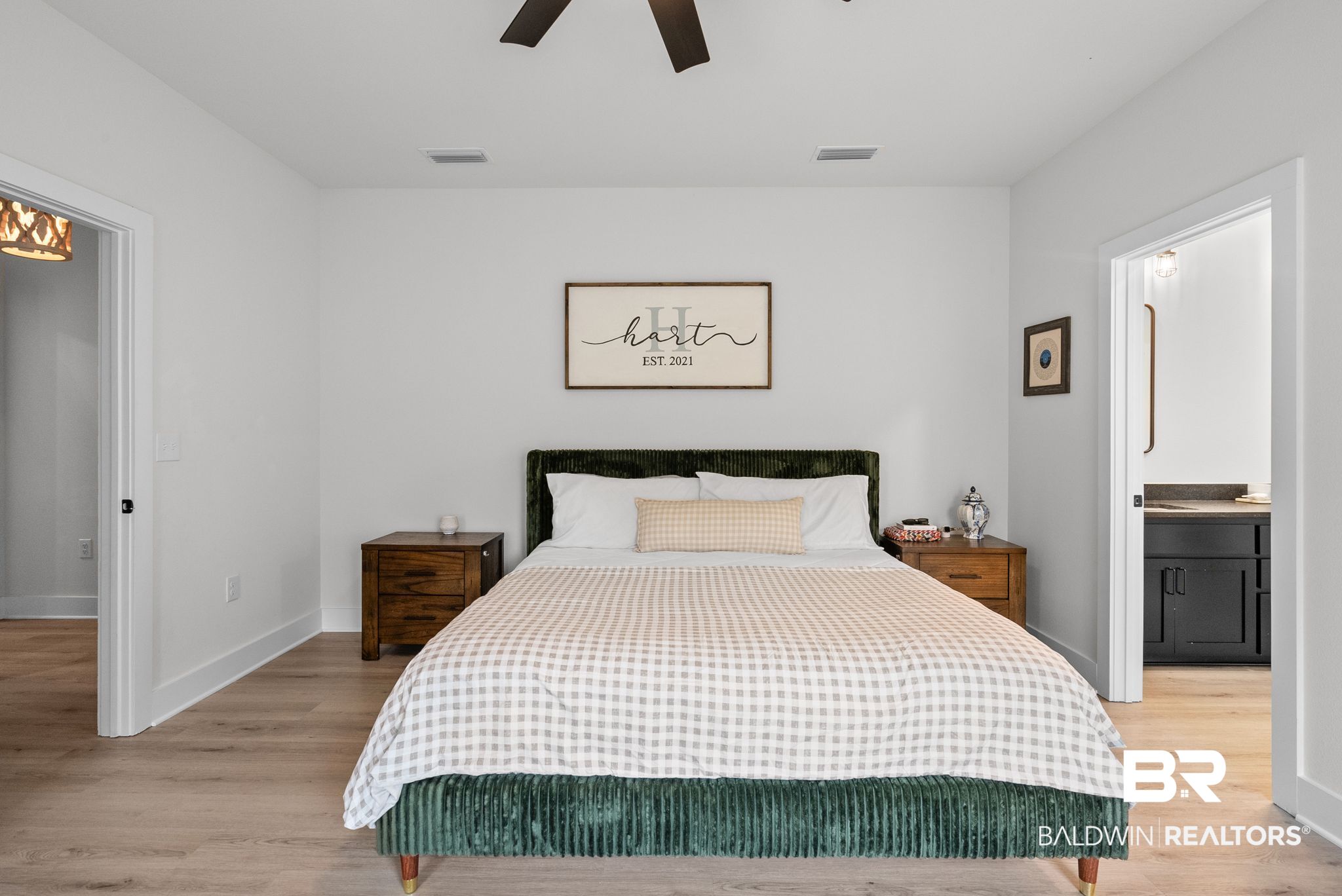 406619 | Photo 27