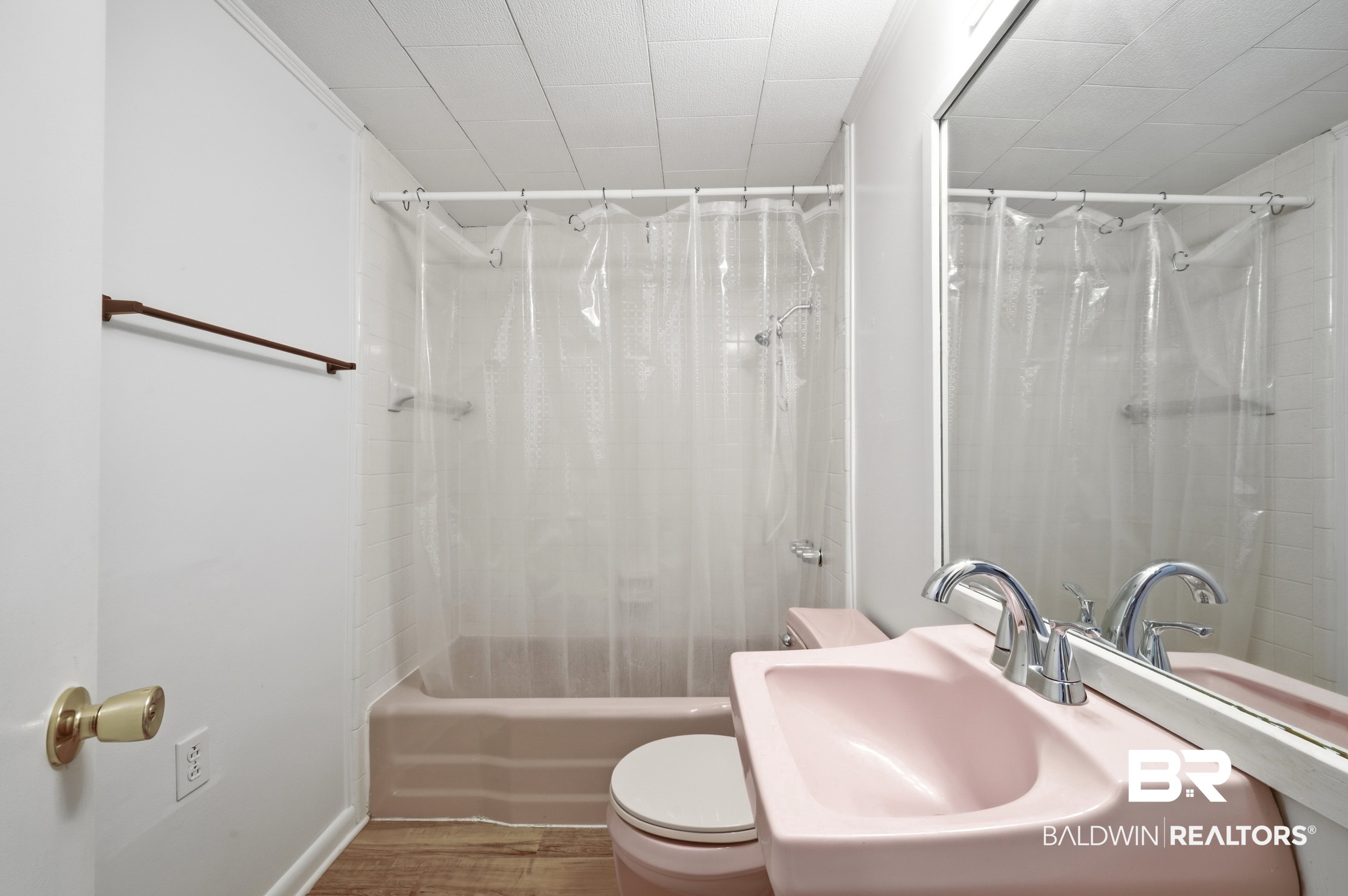407149 | Photo 23