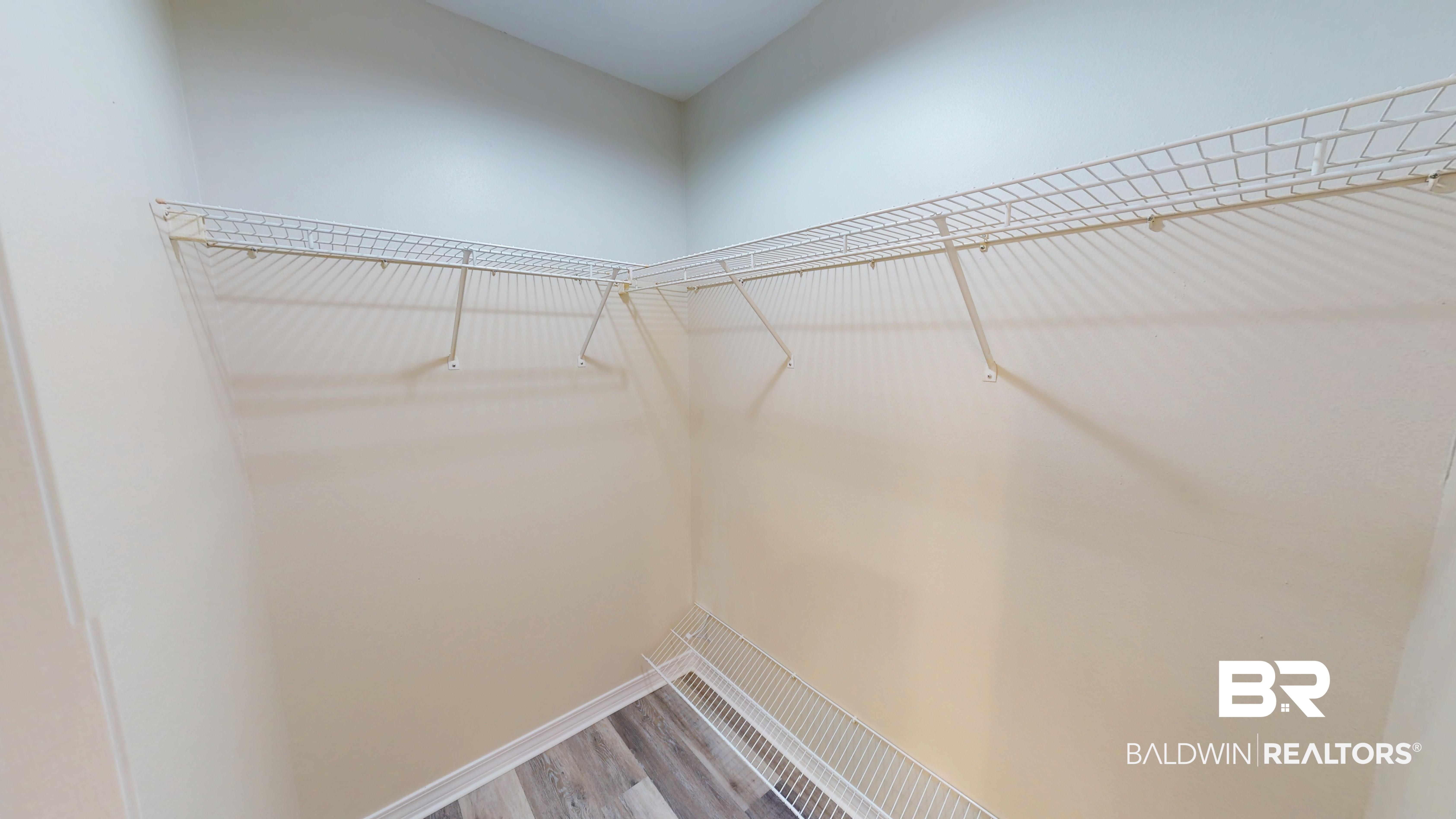 407180 | Photo 19