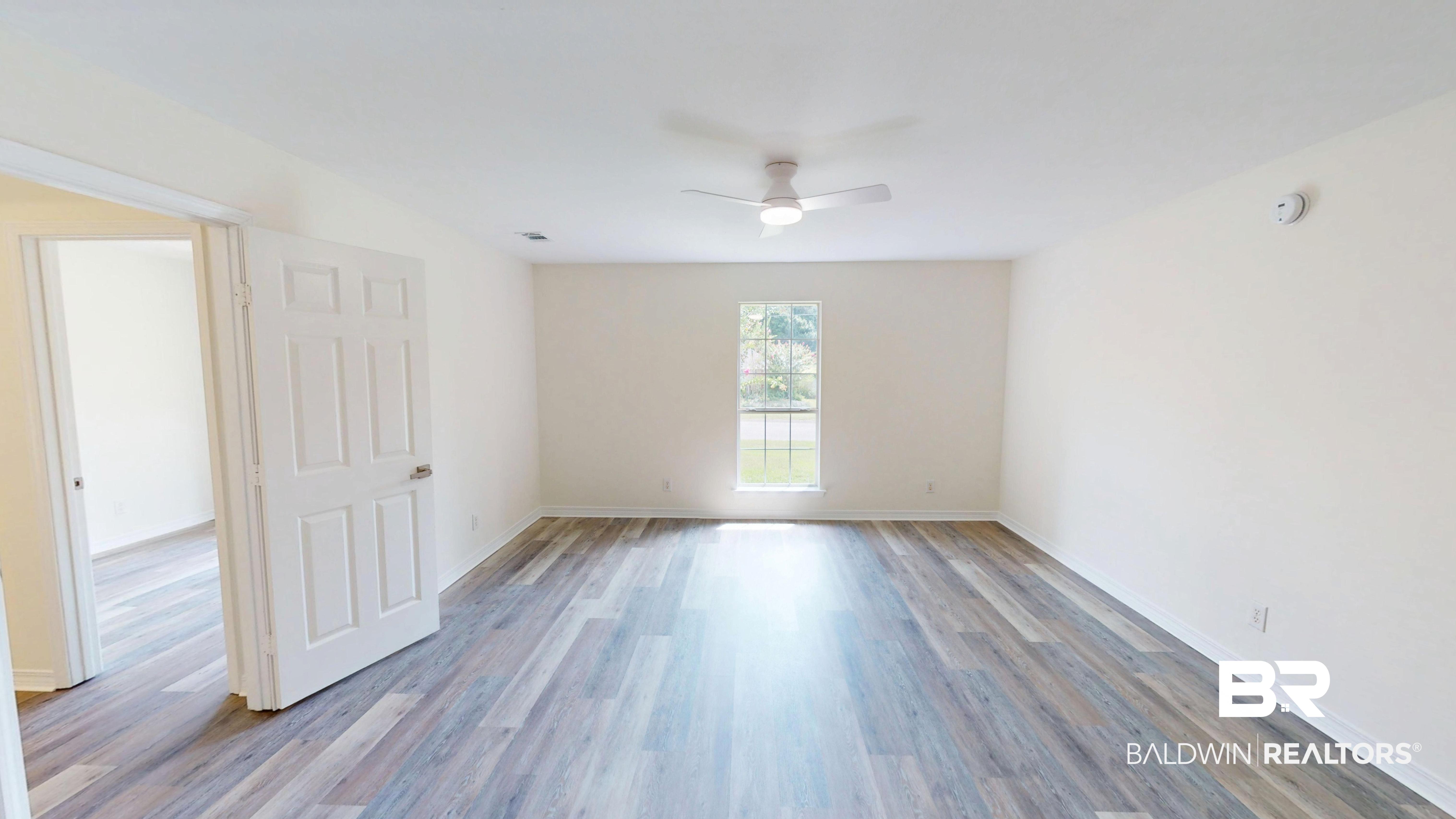 407180 | Photo 17