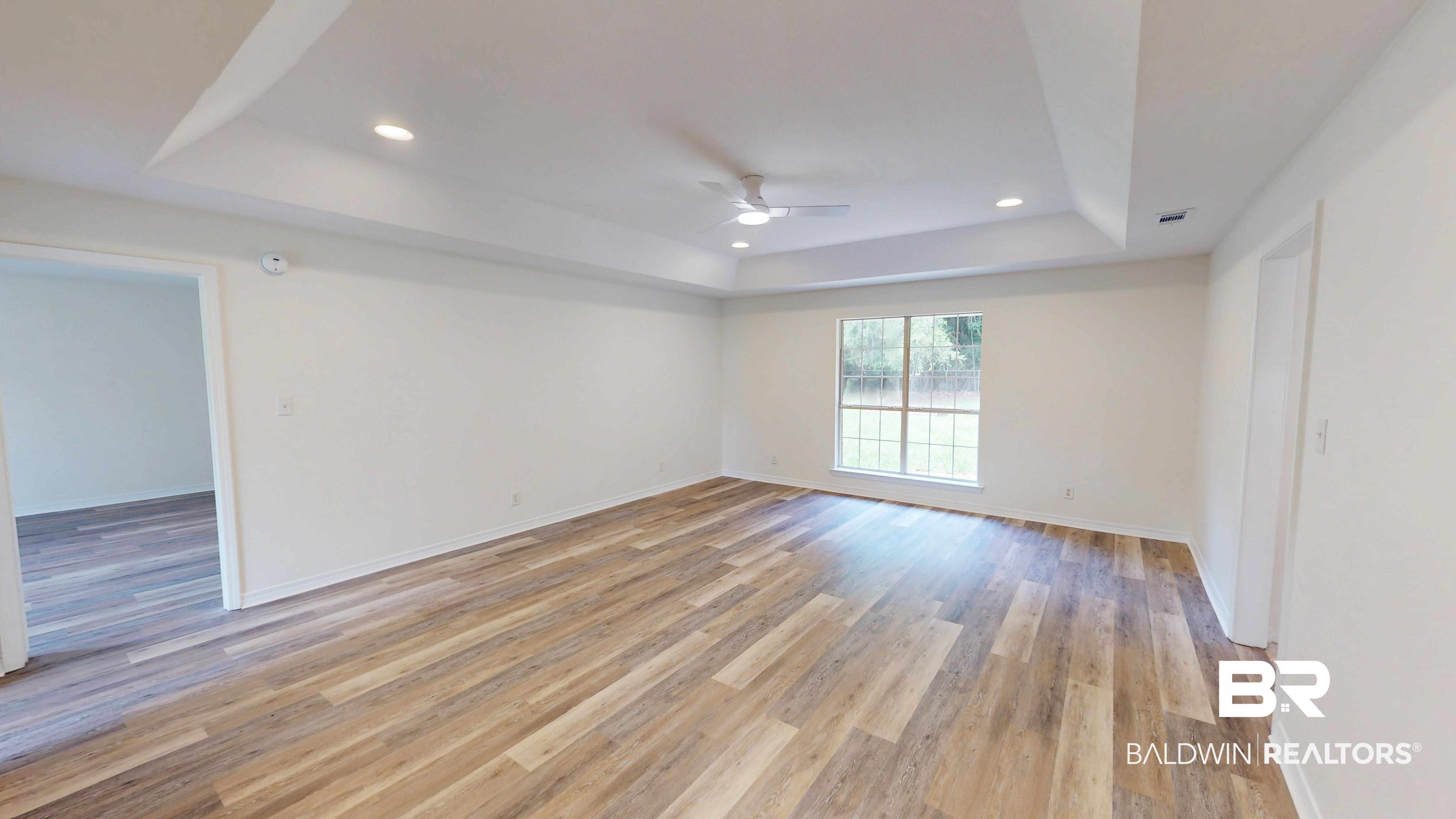 407180 | Photo 12