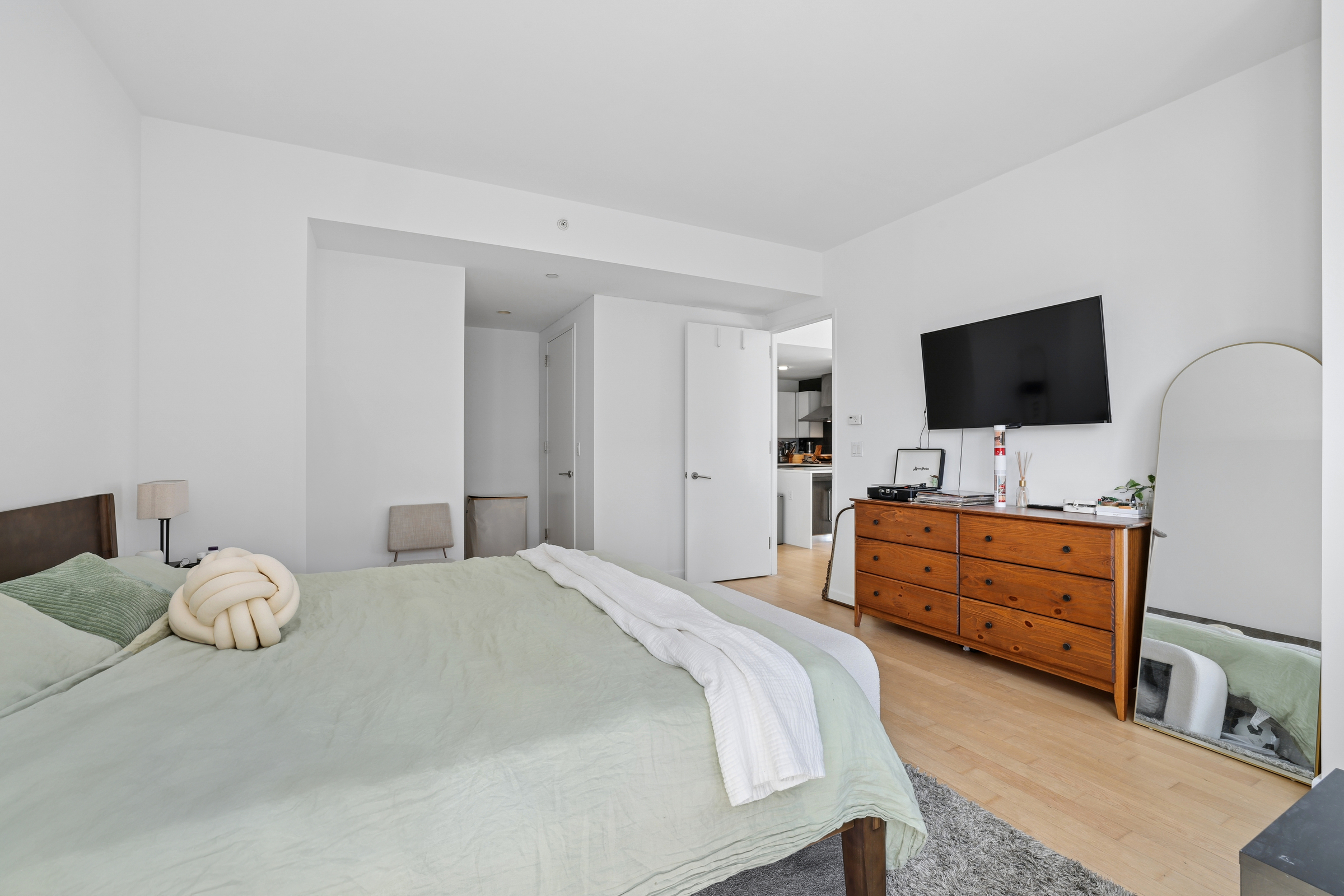 247 West 46th Street 2204 Midtown West New York NY 10036