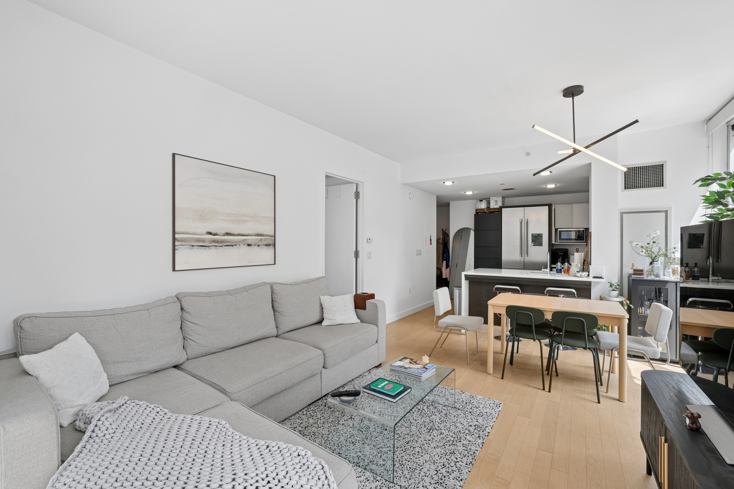 247 West 46th Street 2204 Midtown West New York NY 10036