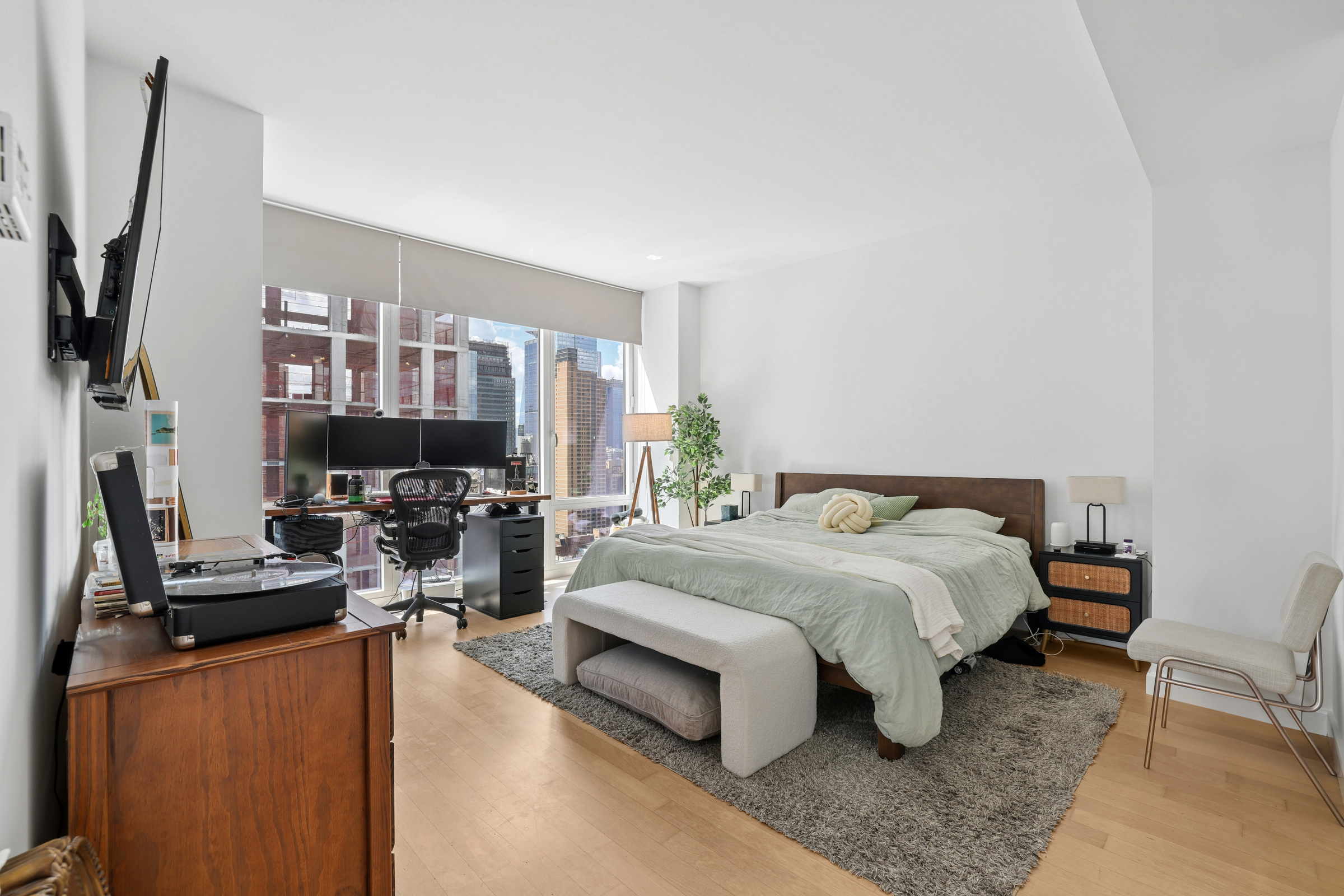 247 West 46th Street 2204 Midtown West New York NY 10036