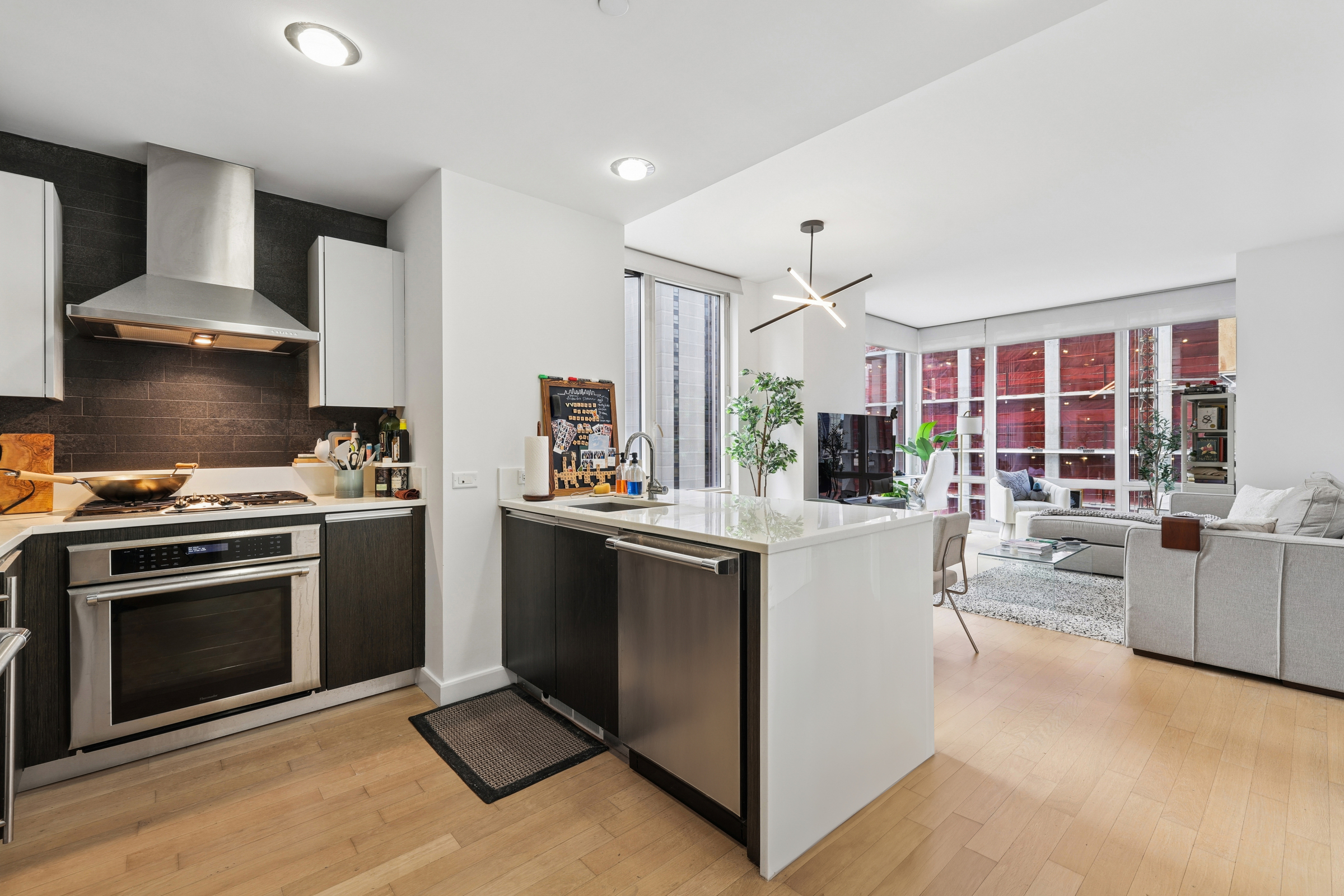 247 West 46th Street 2204 Midtown West New York NY 10036