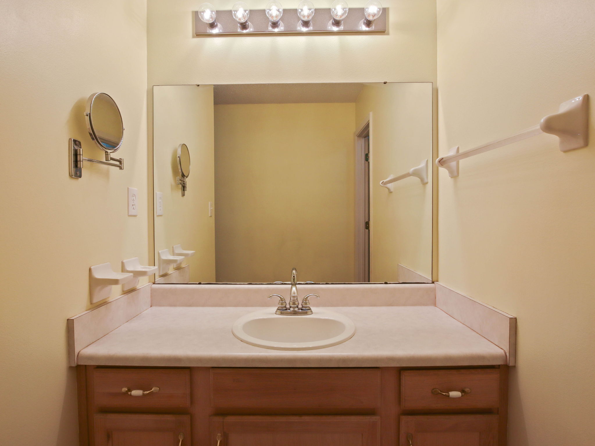 407417 | Photo 21