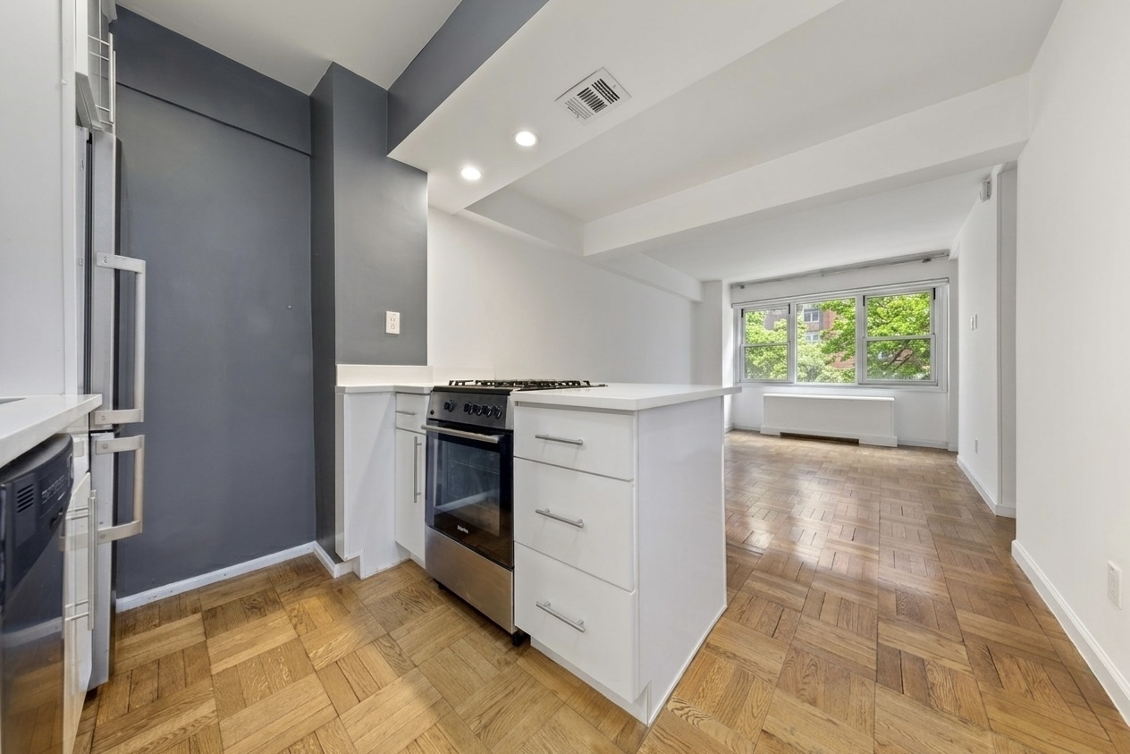 210 East 63rd Street Upper East Side New York NY 10065