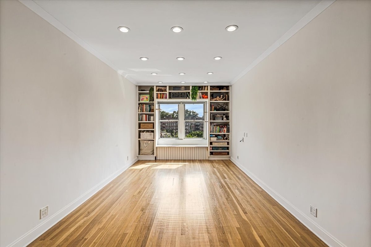 111-45 76th Avenue B62 Forest Hills Queens NY 11375