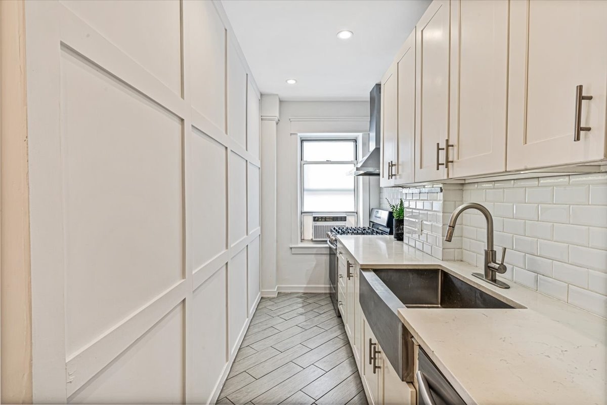 111-45 76th Avenue B62 Forest Hills Queens NY 11375