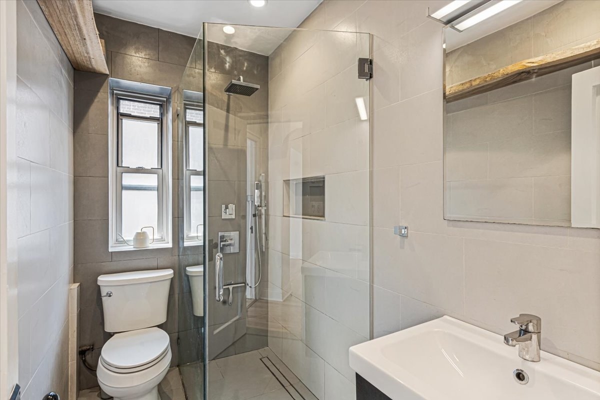 111-45 76th Avenue B62 Forest Hills Queens NY 11375