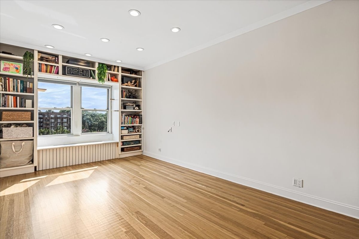111-45 76th Avenue B62 Forest Hills Queens NY 11375