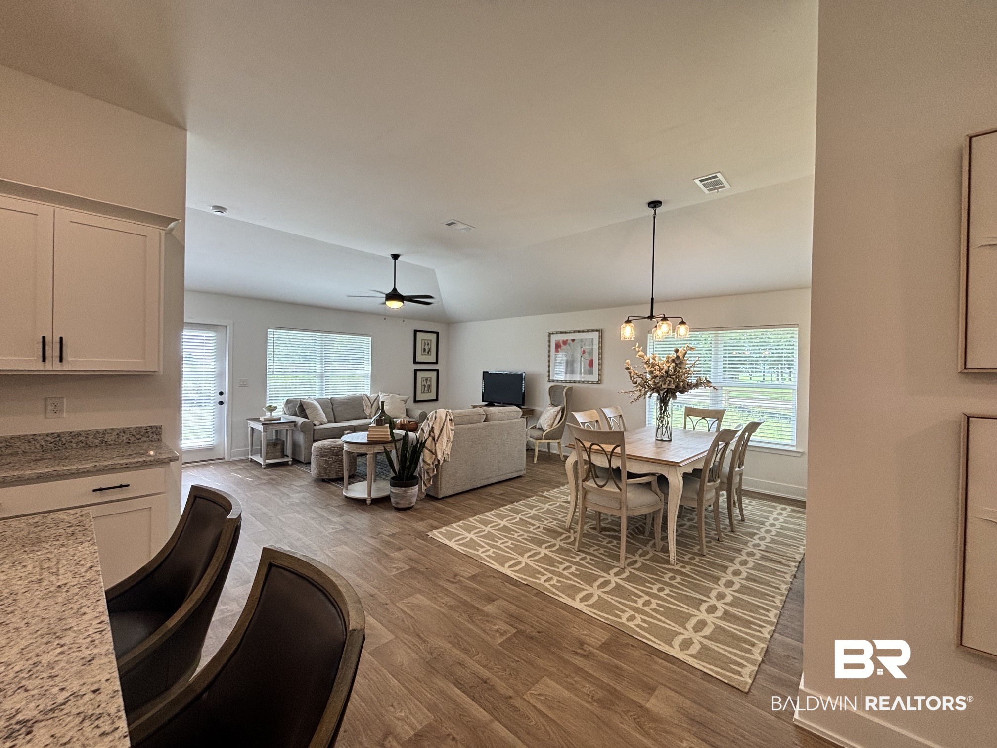 405811 | Photo 5