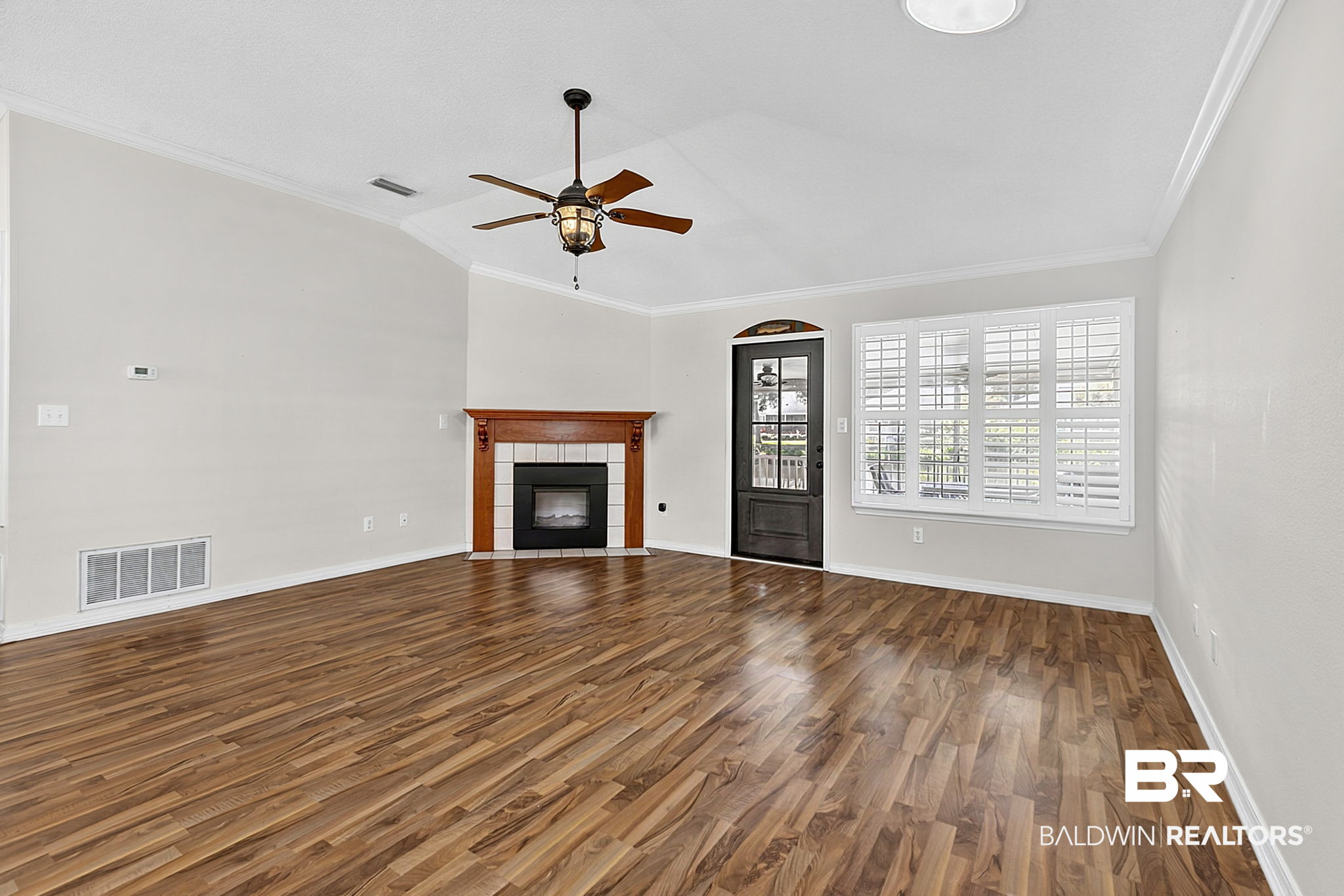 123 Cypress Ln — photo 2