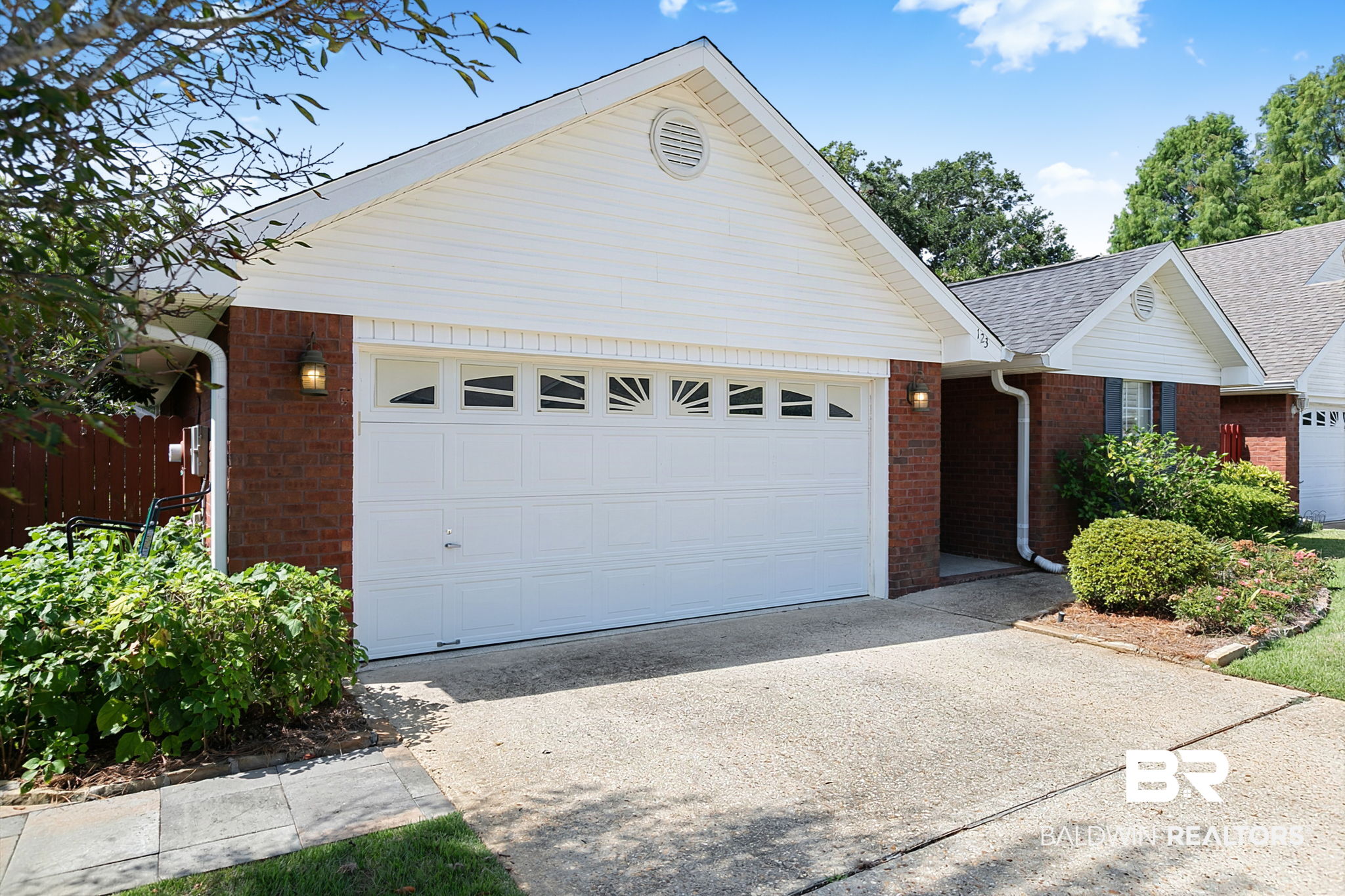 123 Cypress Ln — photo 3