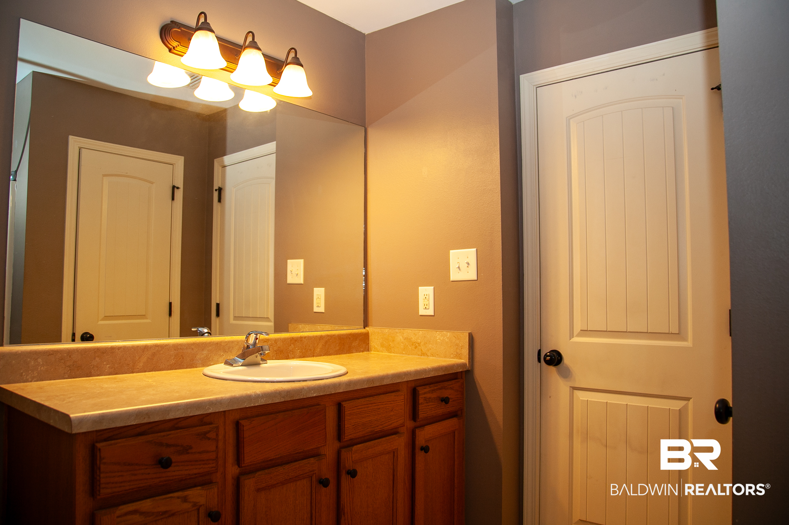 409084 | Photo 17