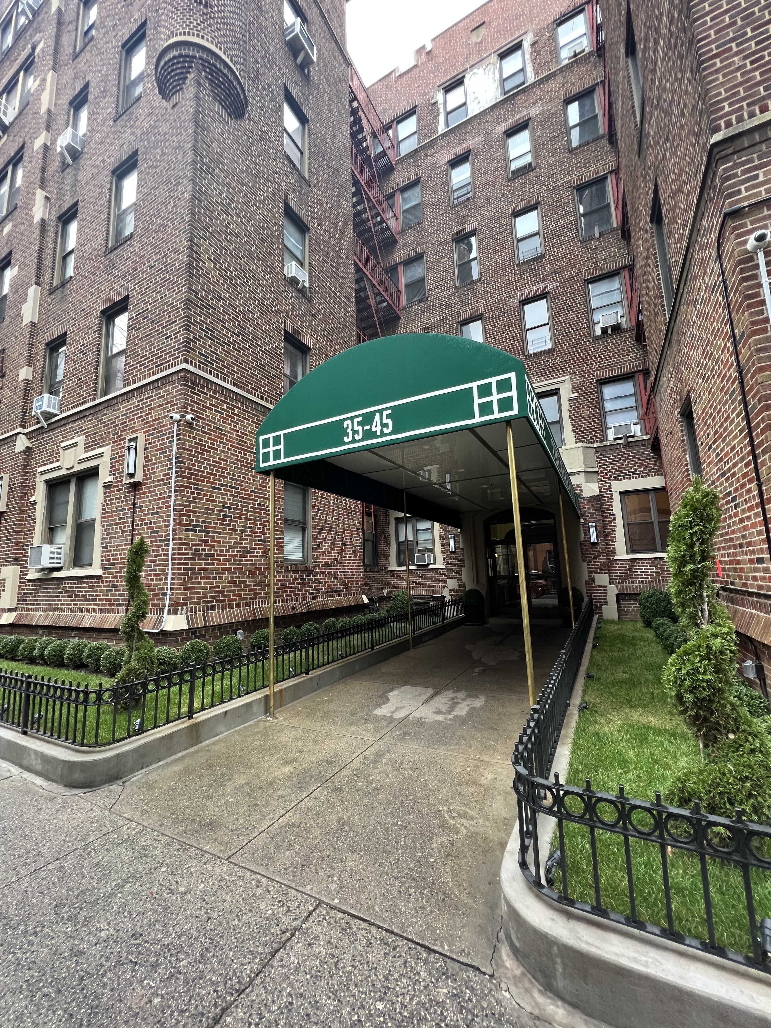 35-45 81st Street F3 Jackson Heights Queens NY 11372