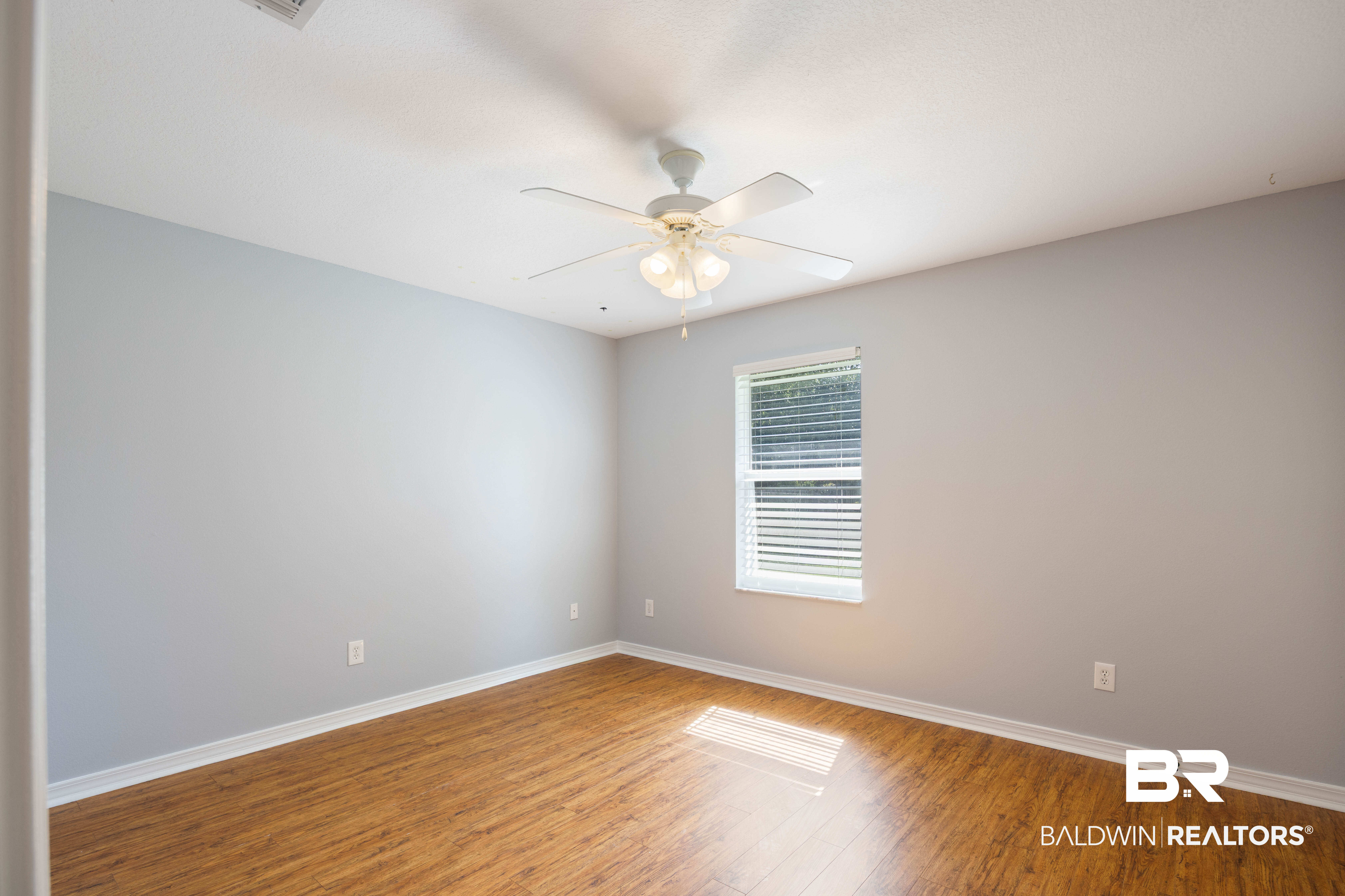 409086 | Photo 29