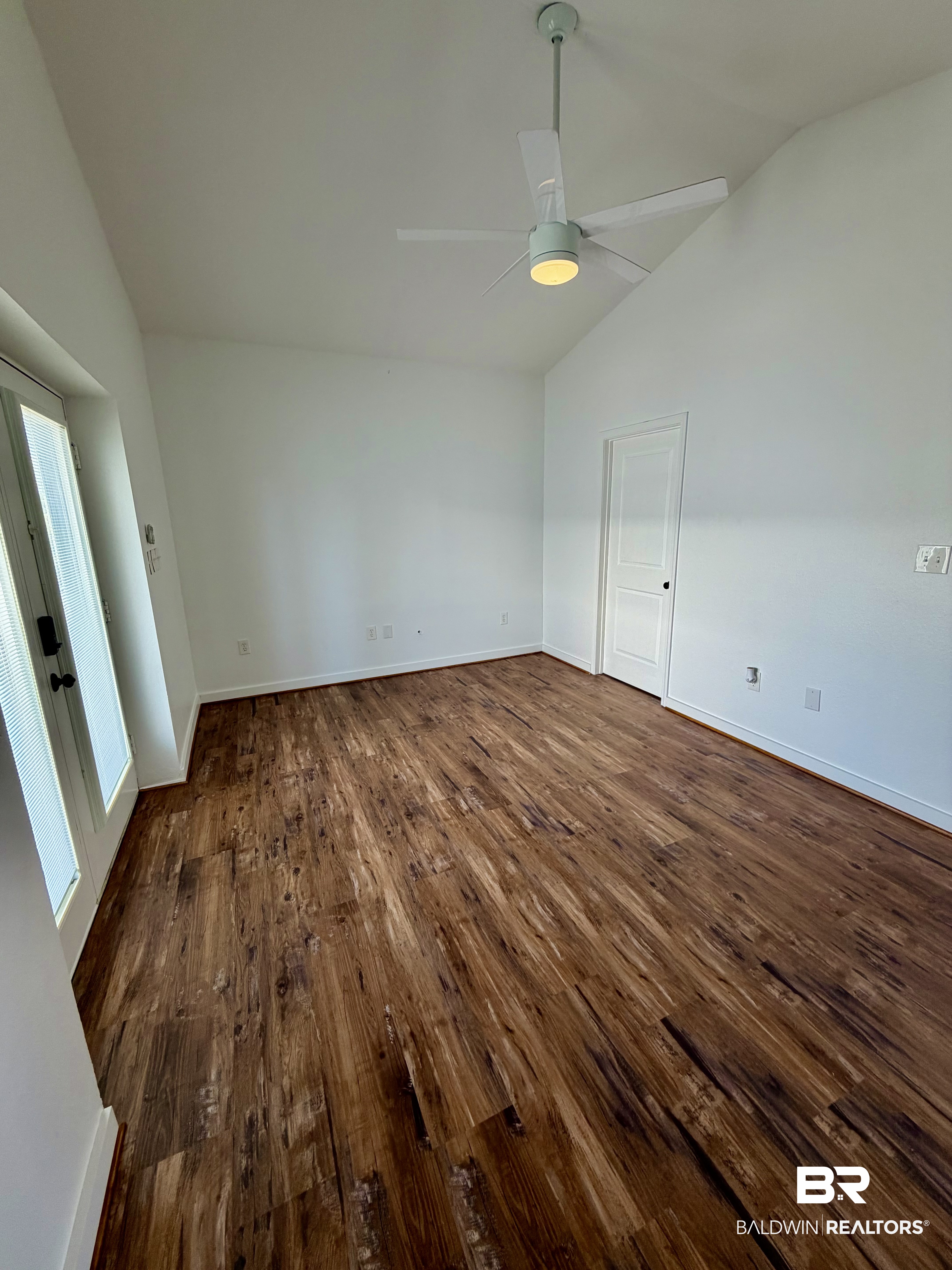 409159 | Photo 17