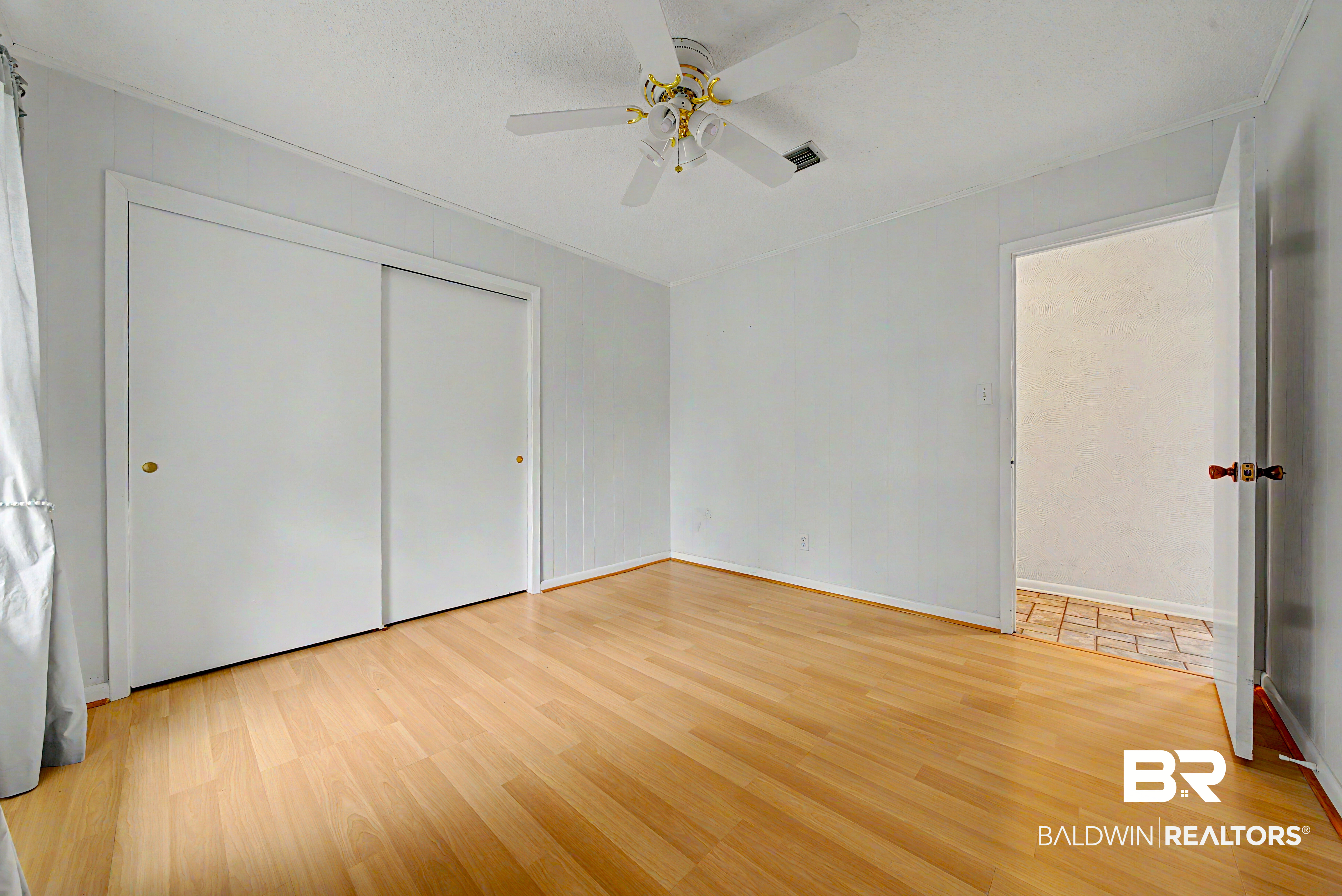 407366 | Photo 21