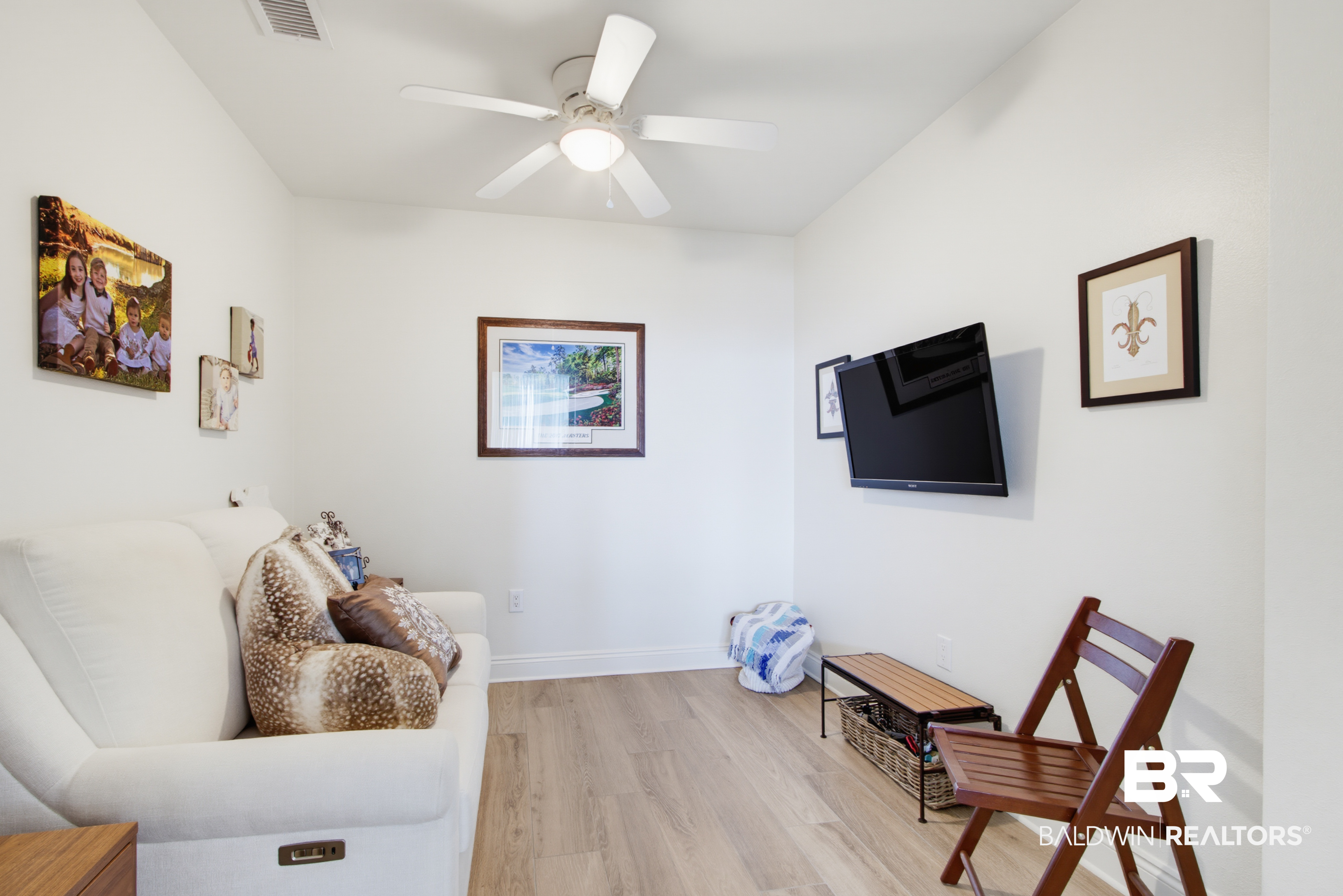 409300 | Photo 26