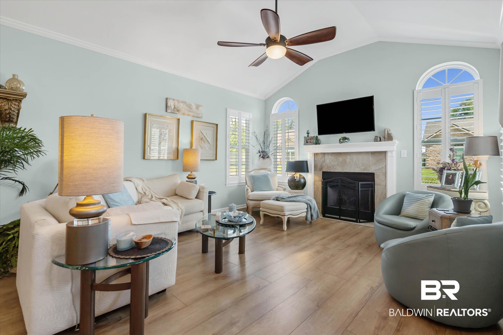 402 Holmes Avenue #UNIT 402 — photo 3