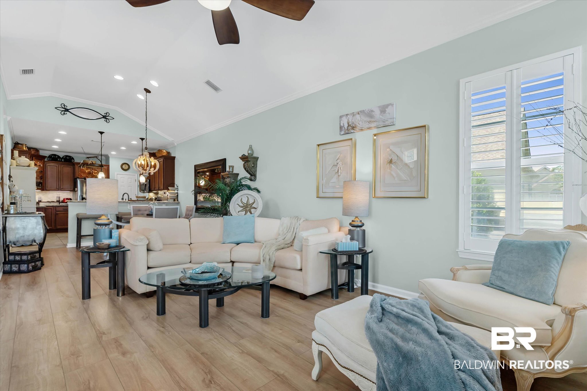 402 Holmes Avenue #UNIT 402 — photo 4