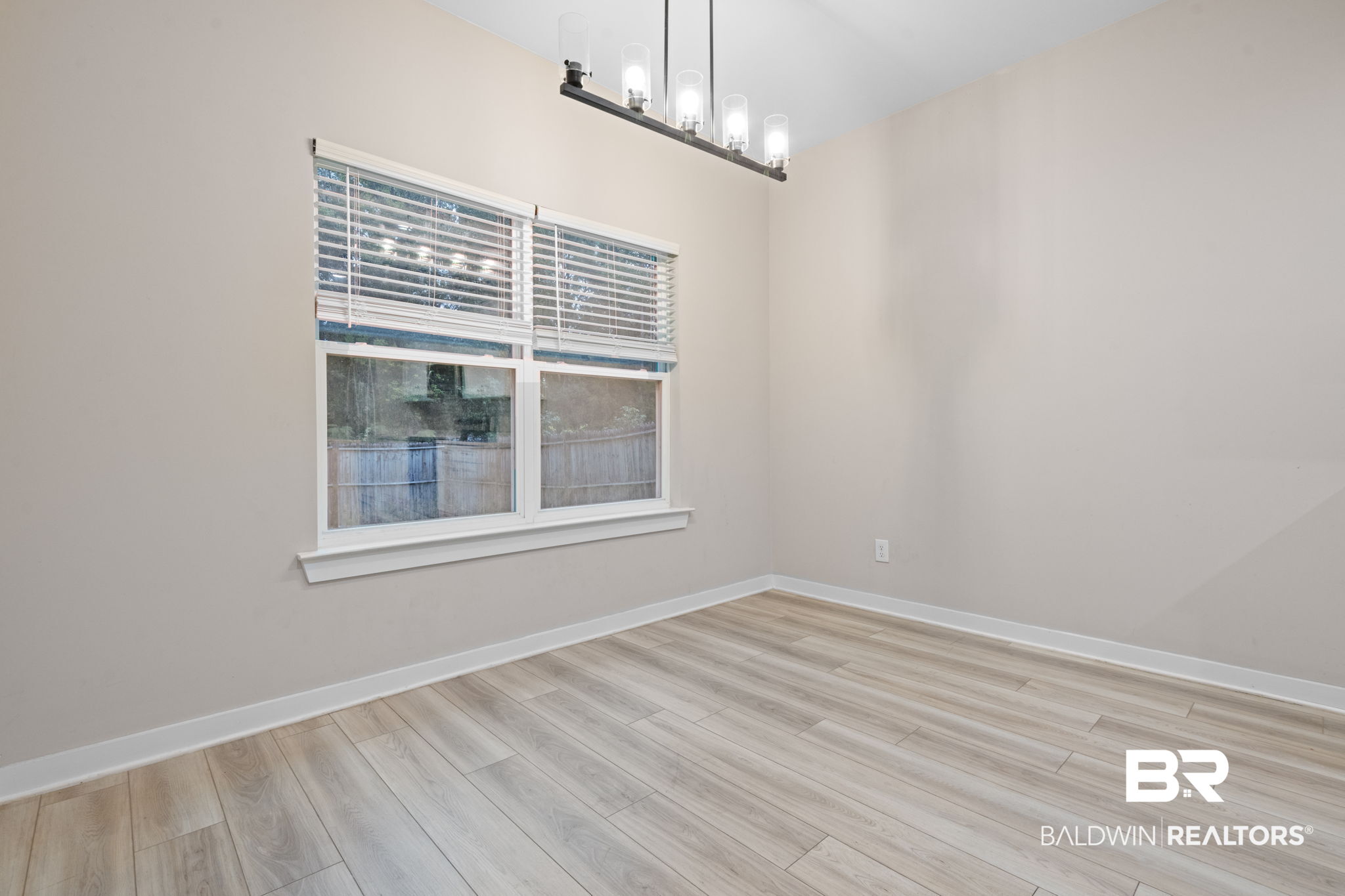 409150 | Photo 13