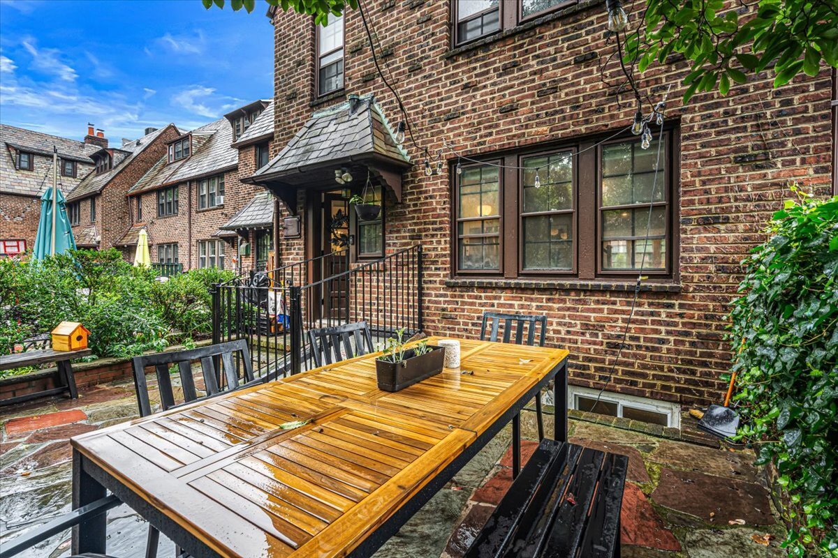 111-15 76th Avenue Forest Hills Queens NY 11375