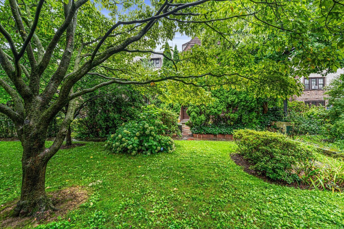111-15 76th Avenue Forest Hills Queens NY 11375